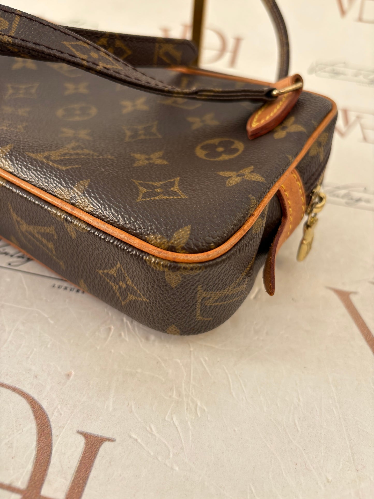 017662 - Louis Vuitton Marly Bandouliere