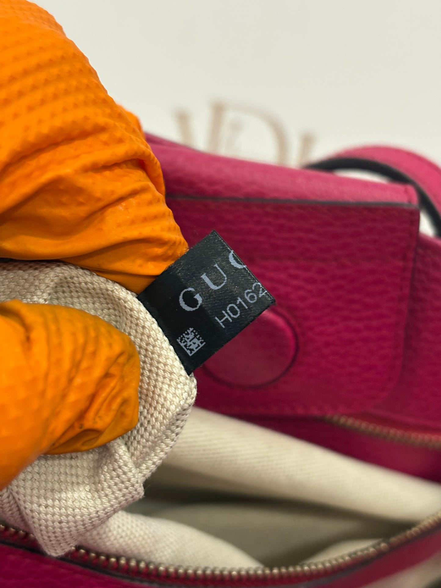 201590 - Gucci Swing