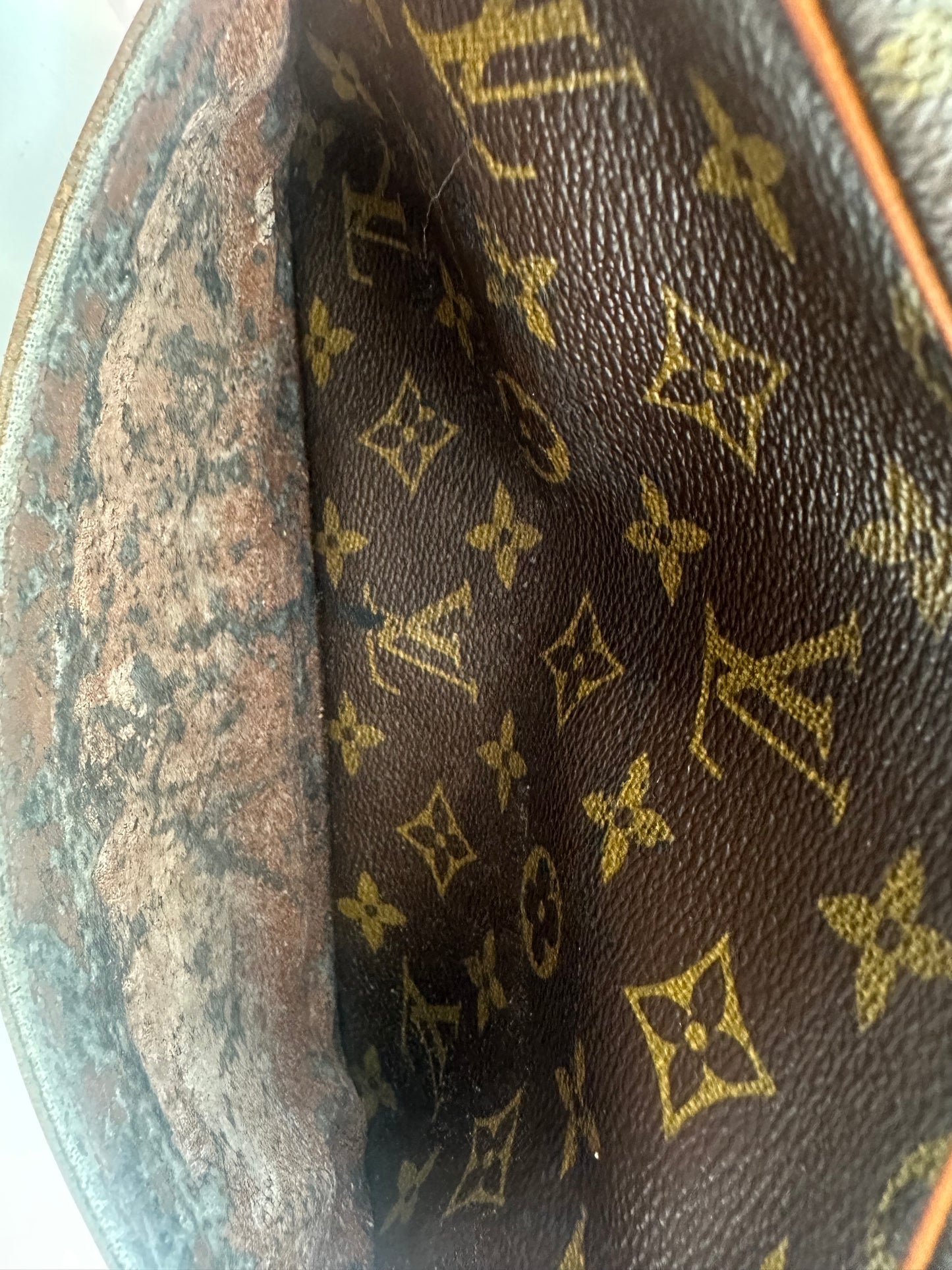 Louis Vuitton Trocadero 24