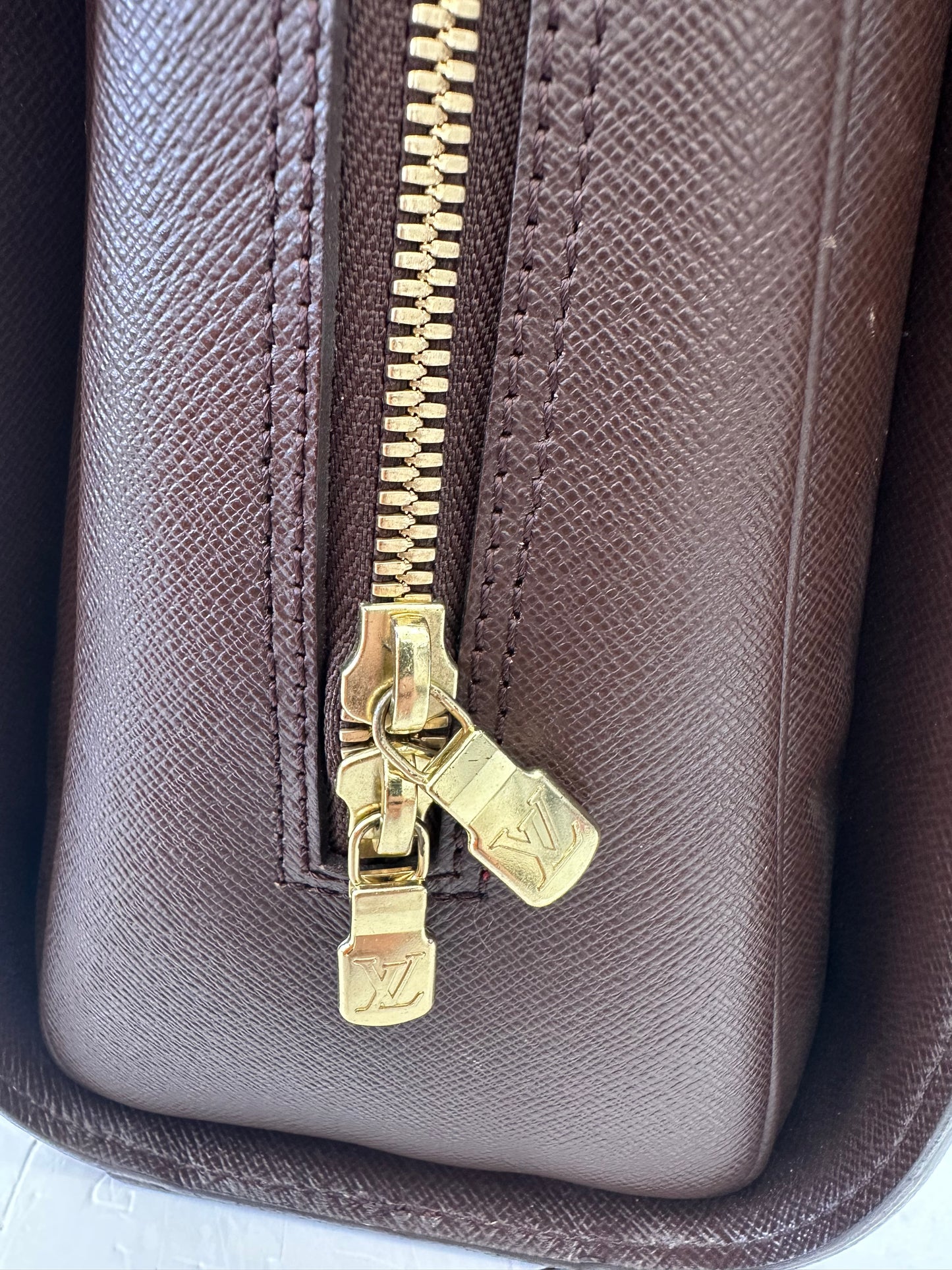 017823 - Louis Vuitton Triana
