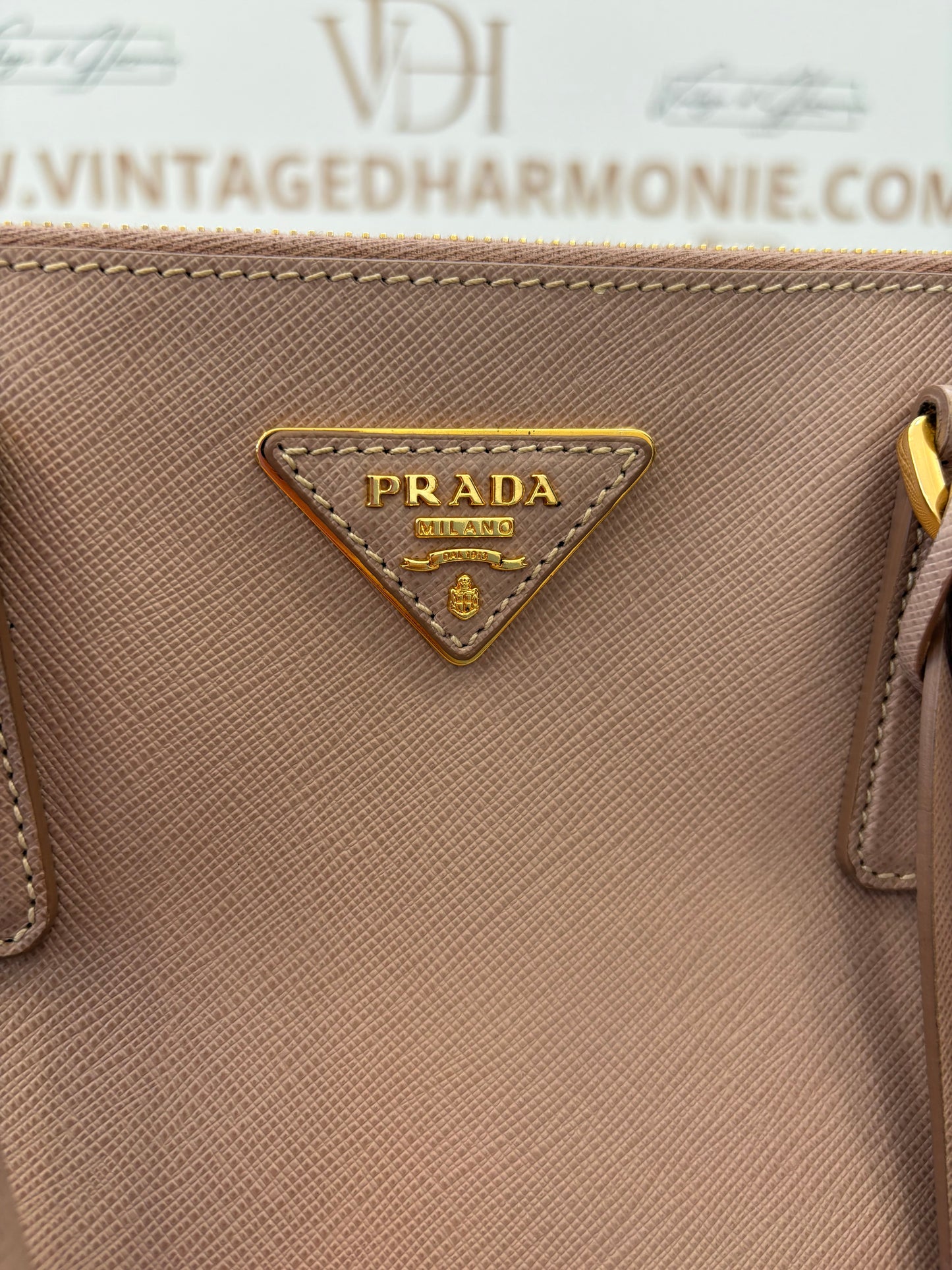 383694 - Prada Galleria