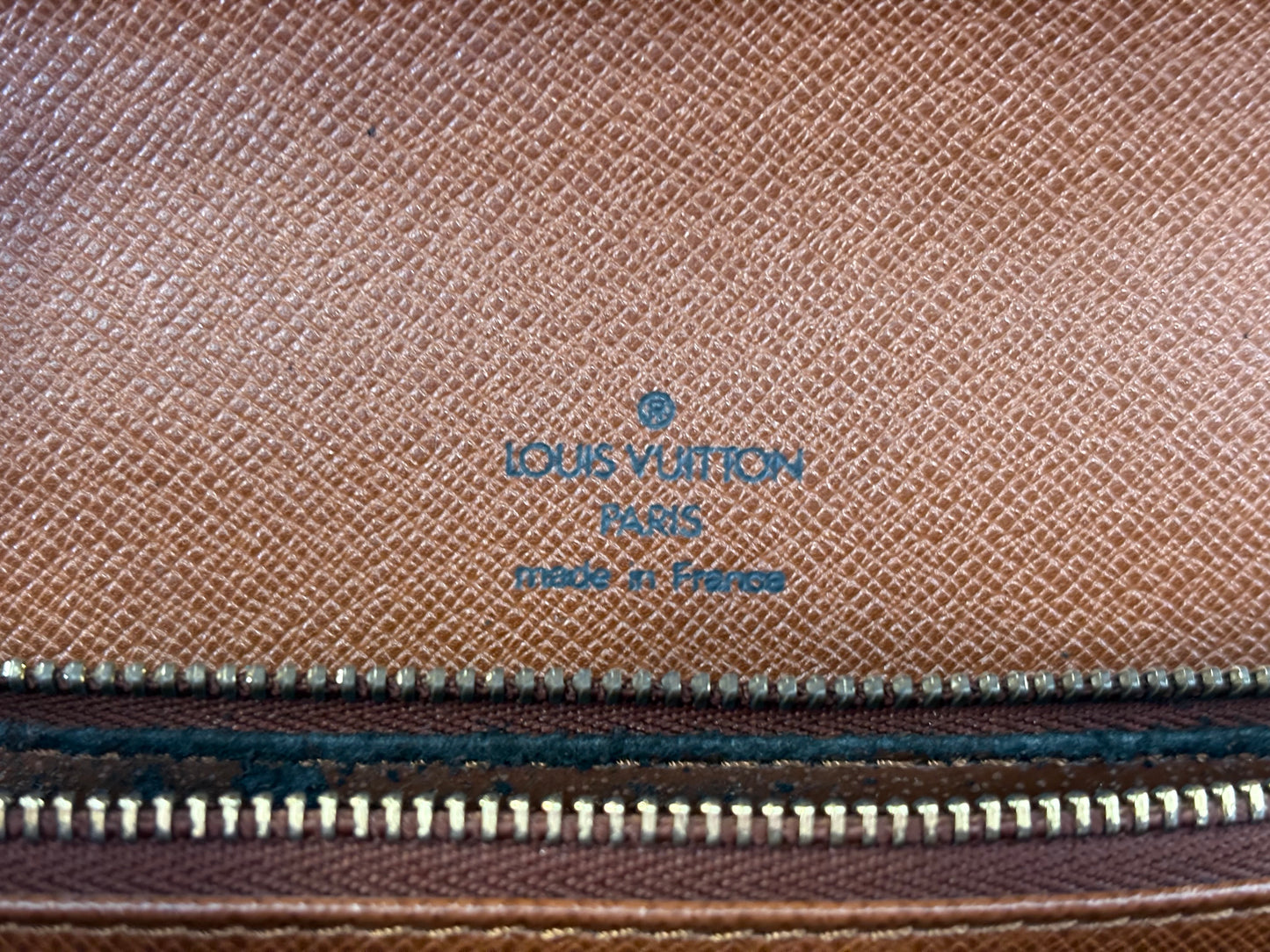 018220 - Louis Vuitton Concorde