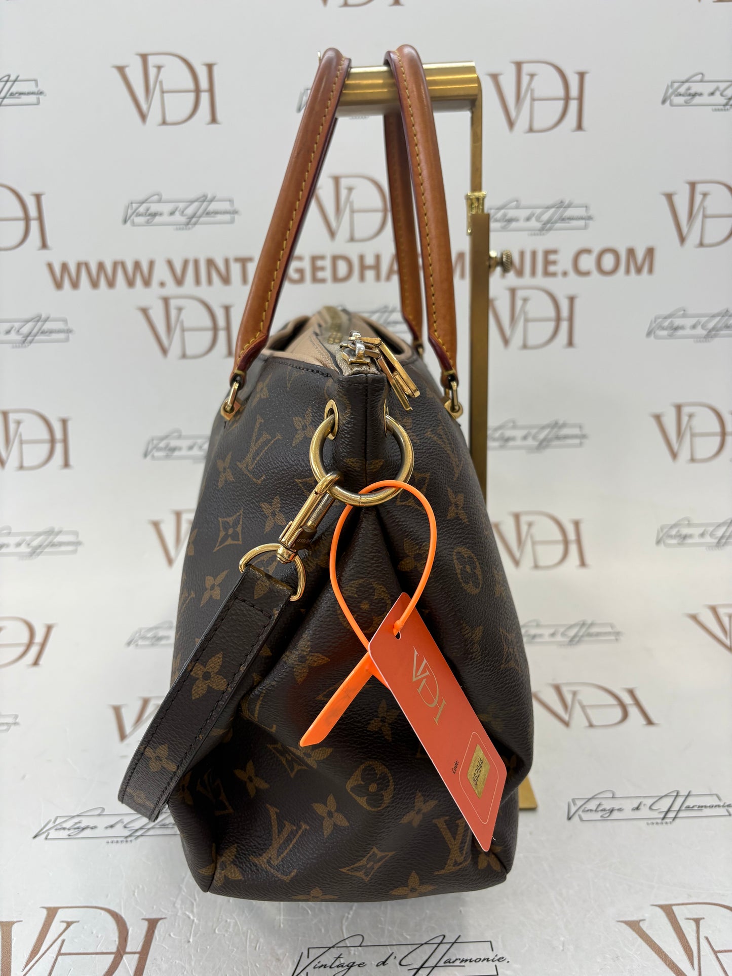 382944 - Louis Vuitton Pallas