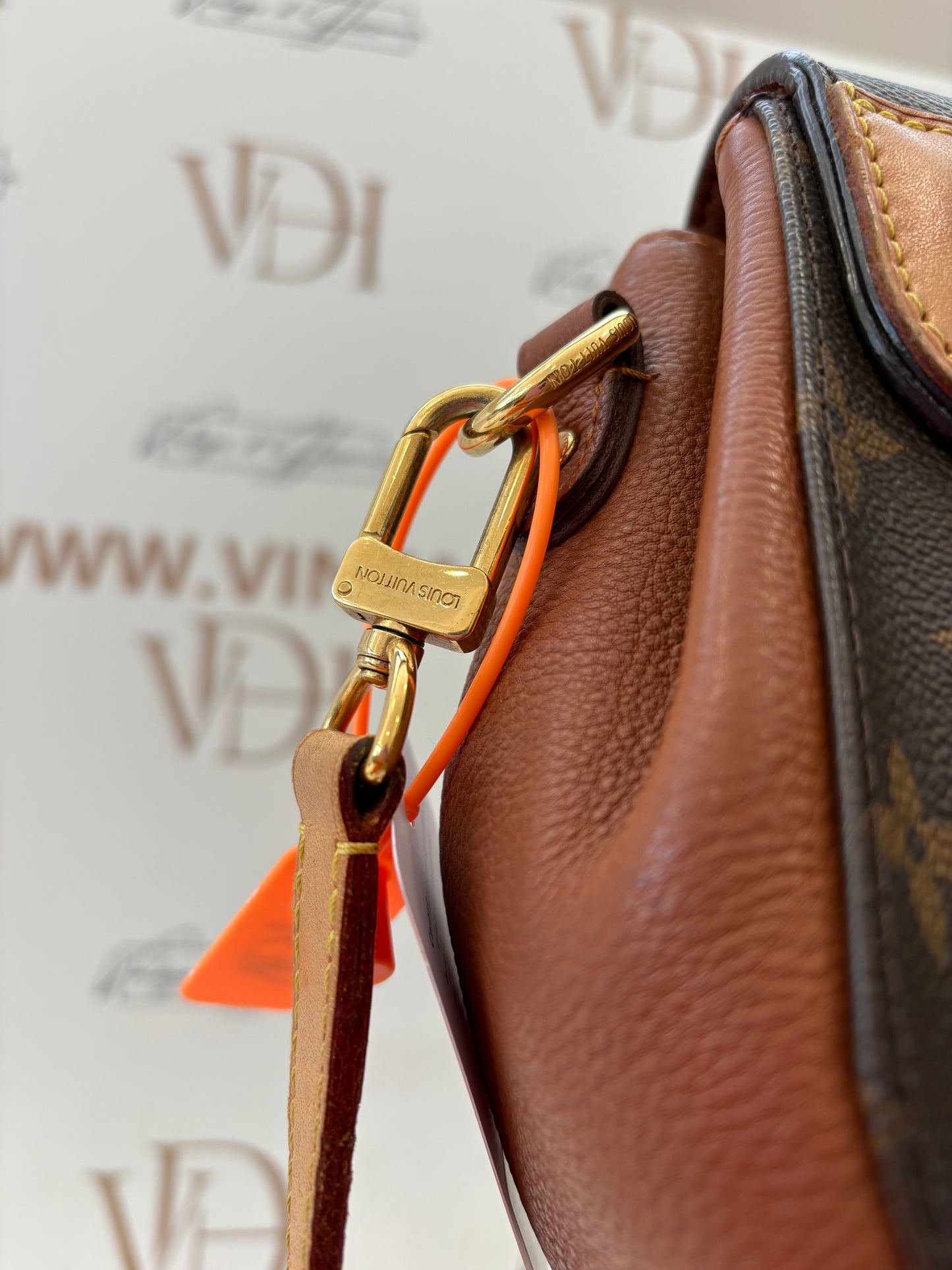 383507 - Louis Vuitton Eden