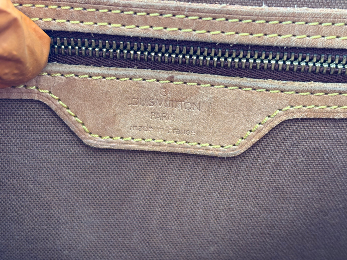 018262 - Louis Vuitton Gibeciere MM