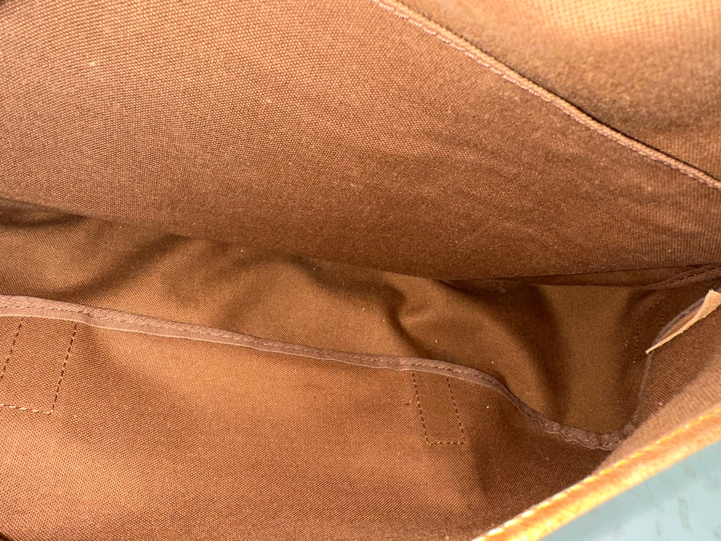 Louis Vuitton Saumur 43