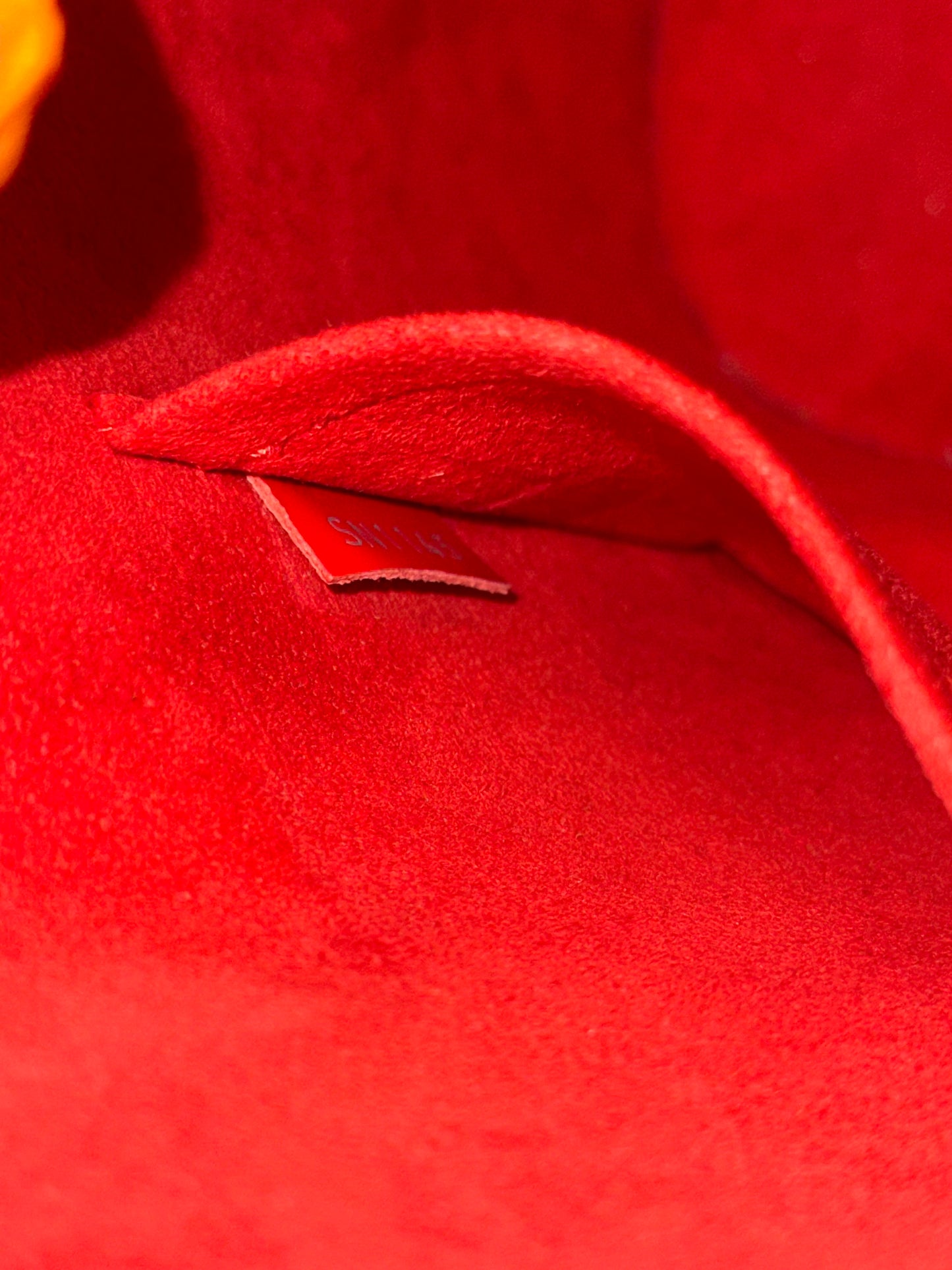 017886 - Louis Vuitton Alma Red Epi