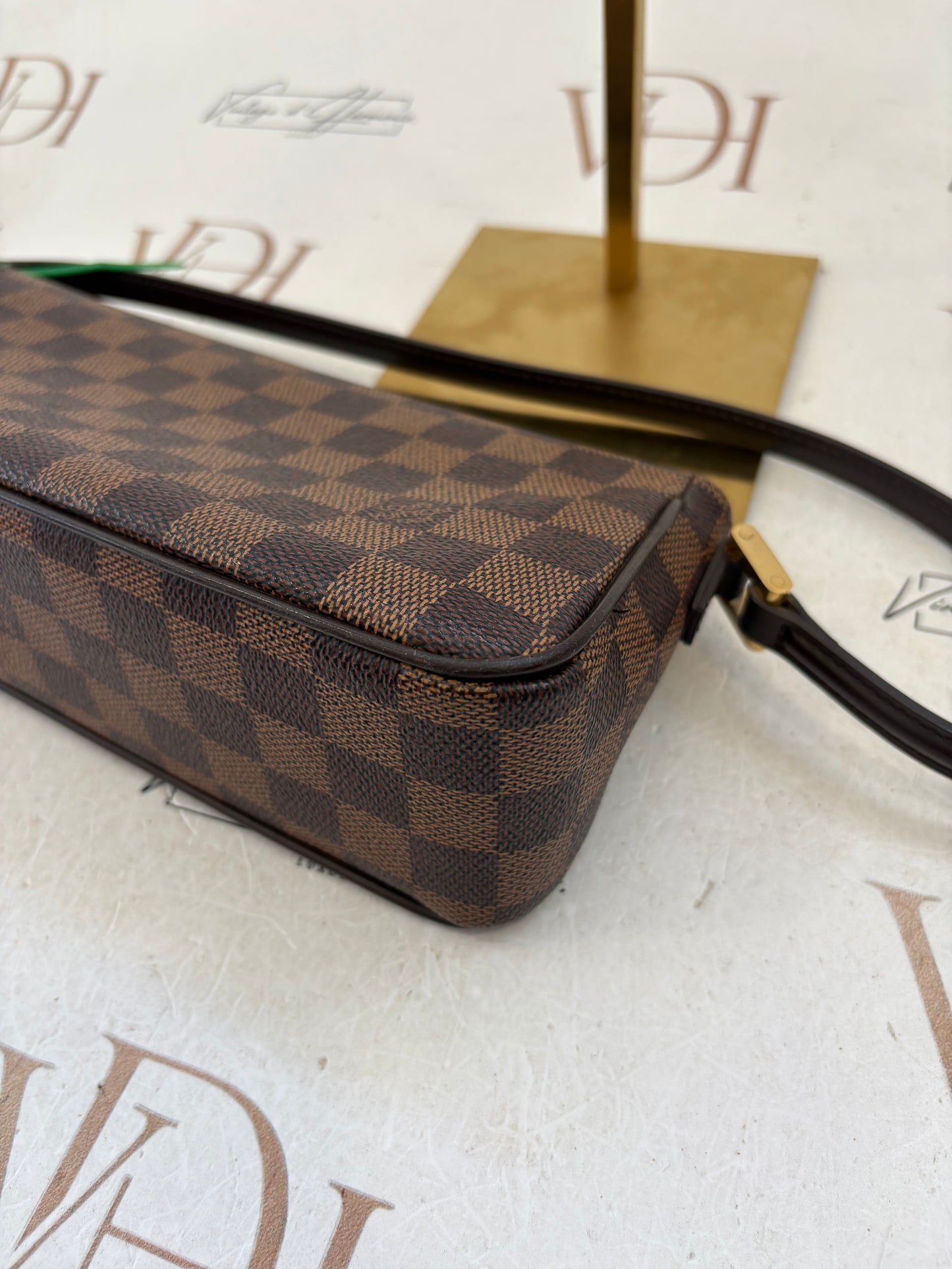 017199 - Louis Vuitton Recoleta