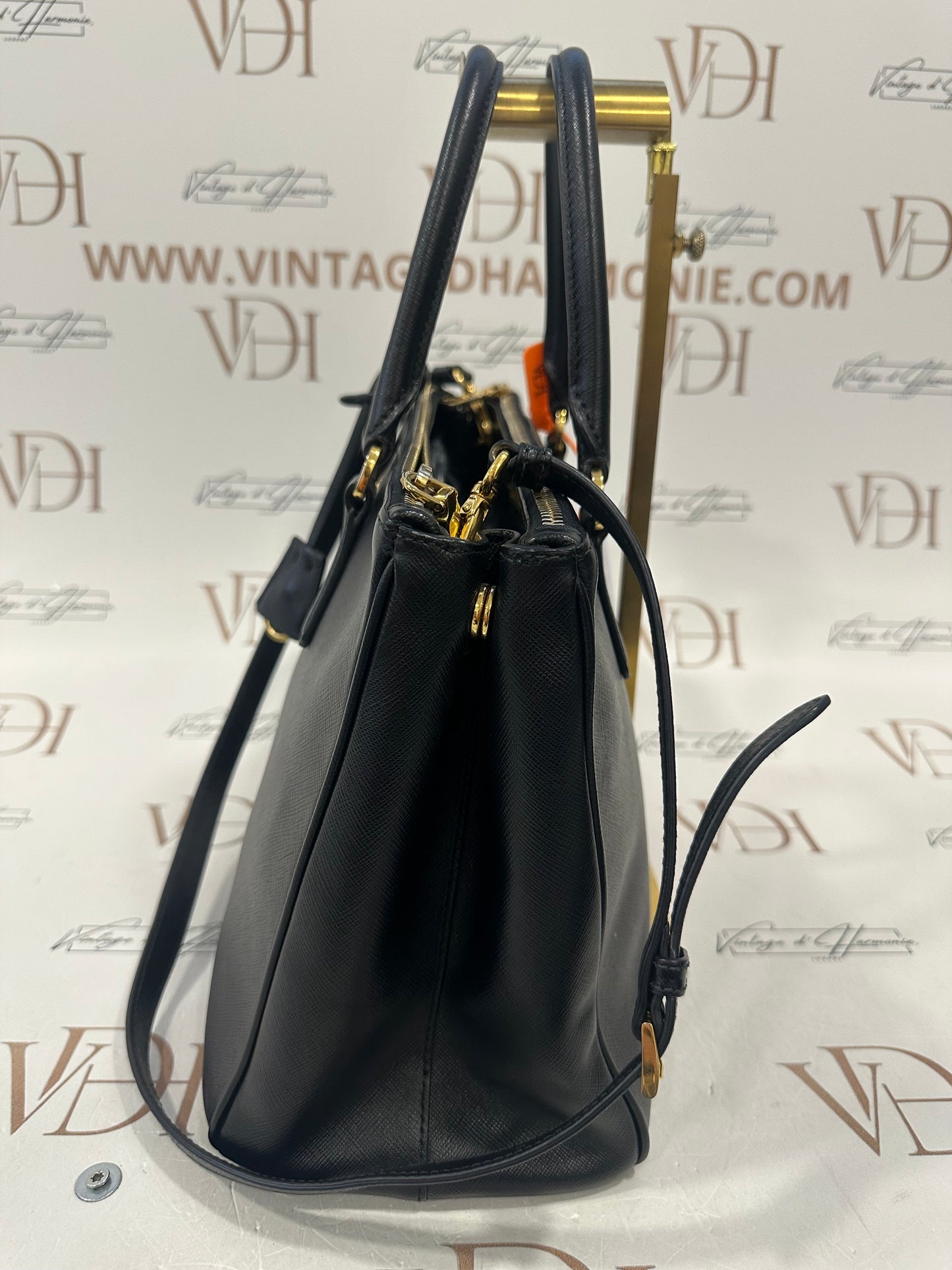 382899 - Prada Galleria