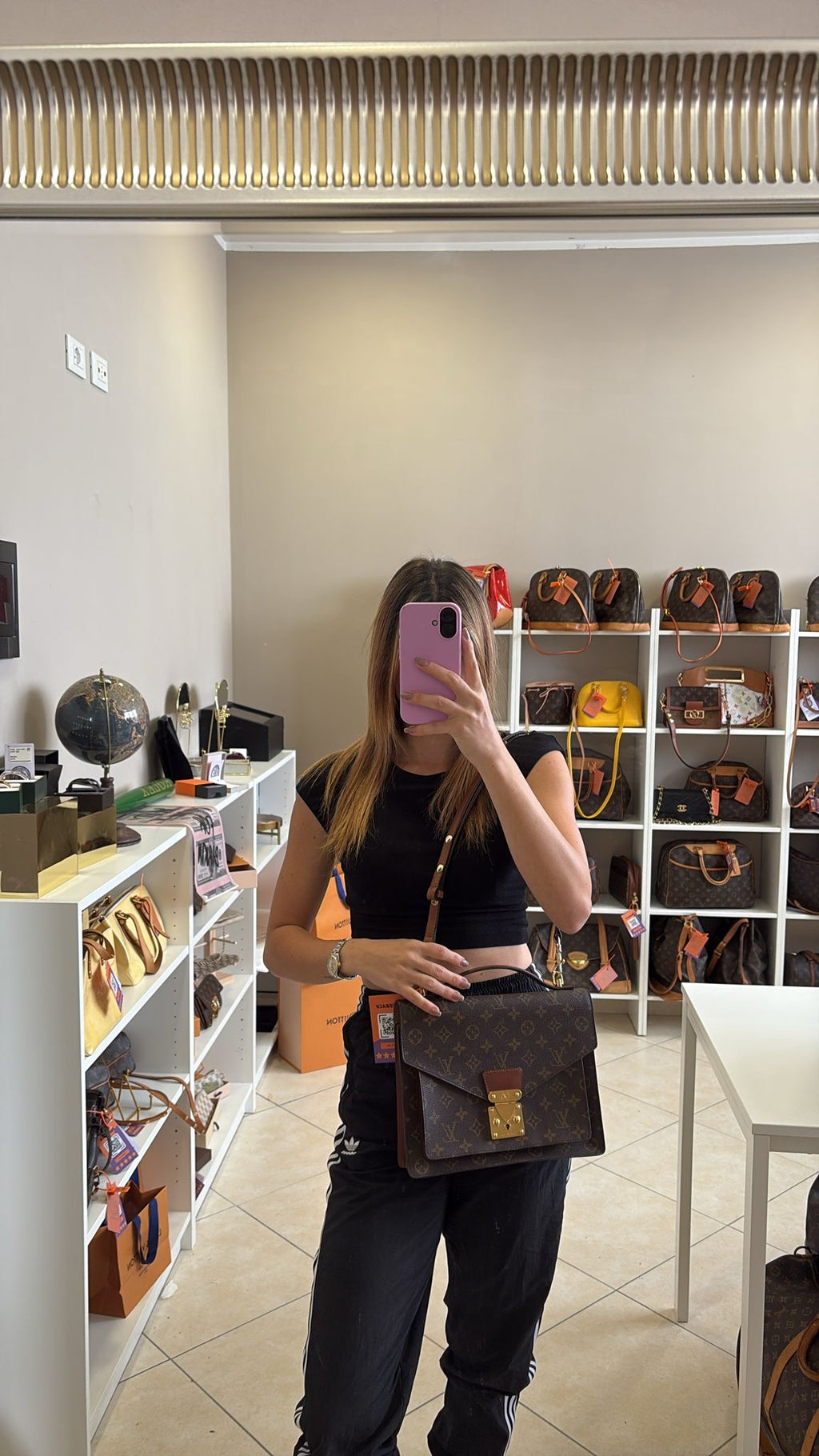 Louis Vuitton Monceau 28