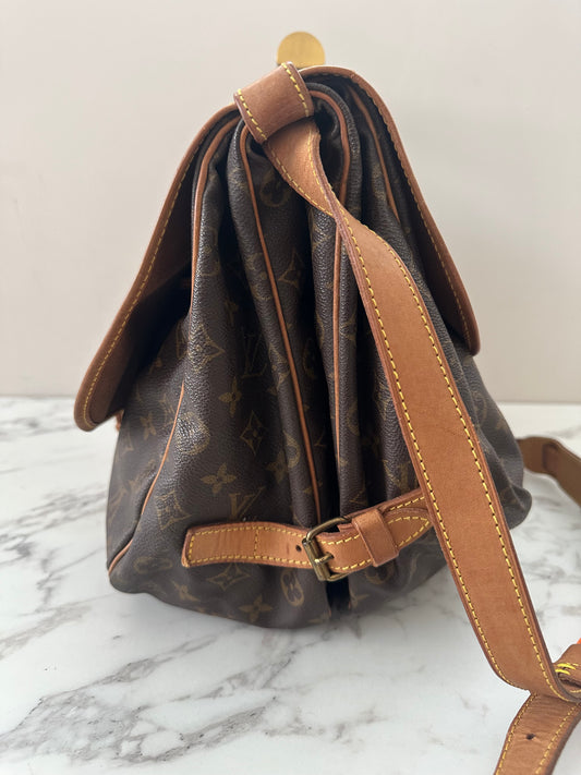 Louis Vuitton Saumur 35