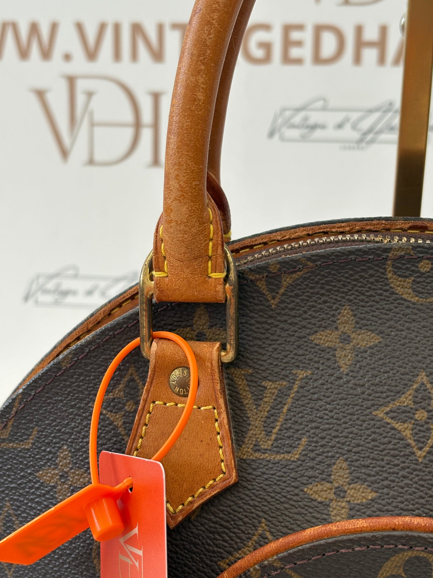 018568 - Louis Vuitton Ellipse PM
