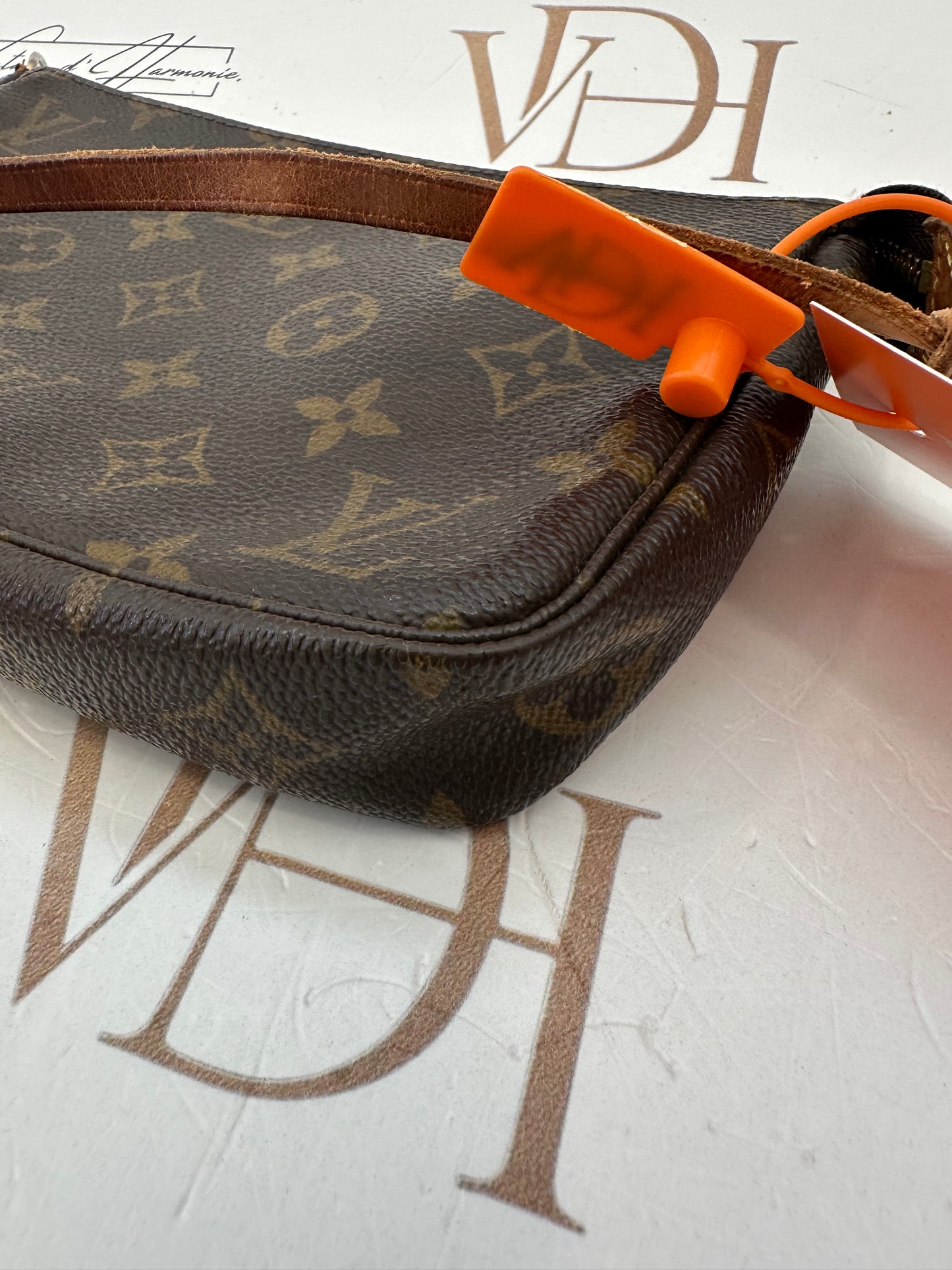 017749 - Louis Vuitton Pochette