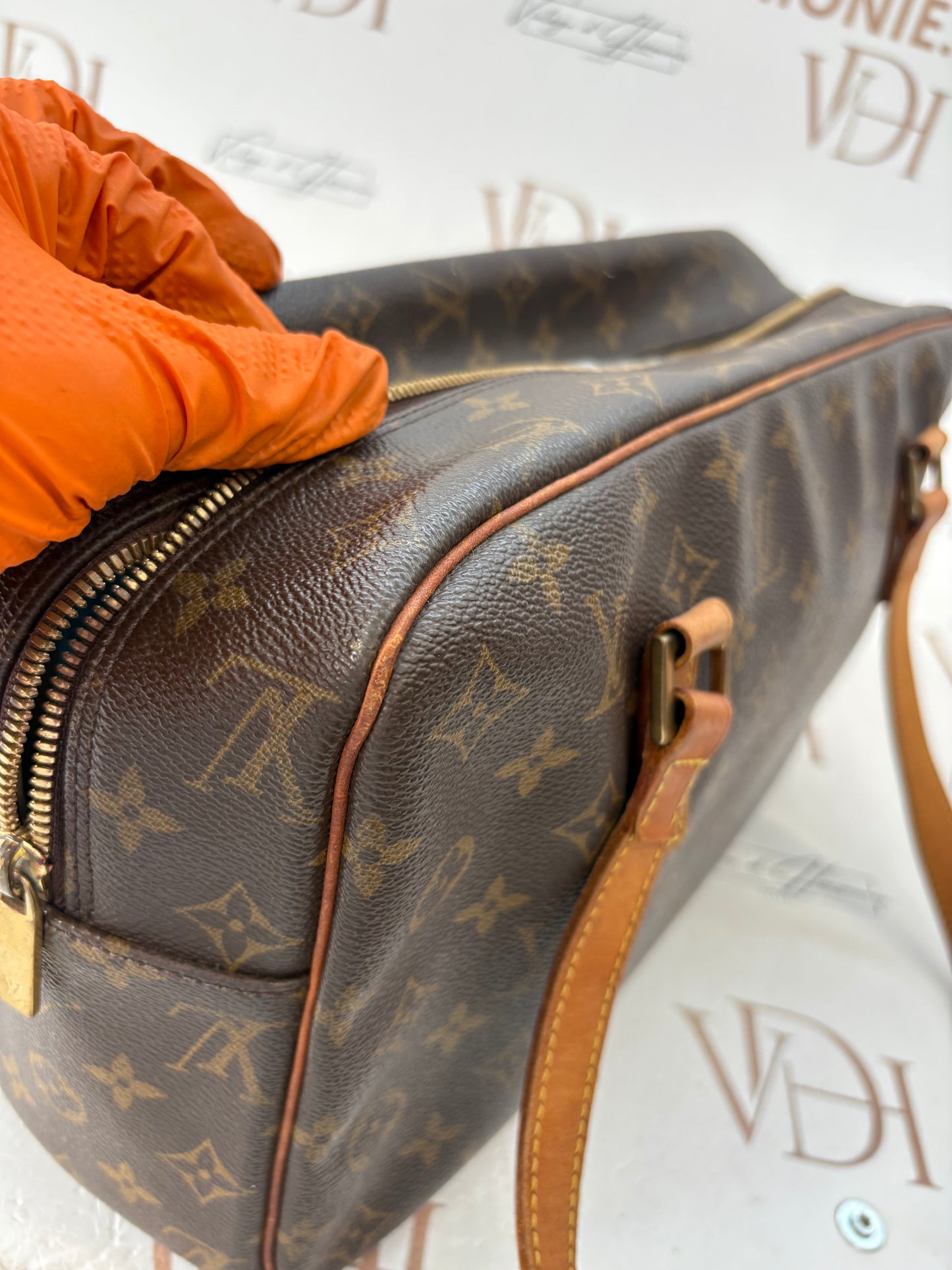 018776 - Louis Vuitton Cite GM