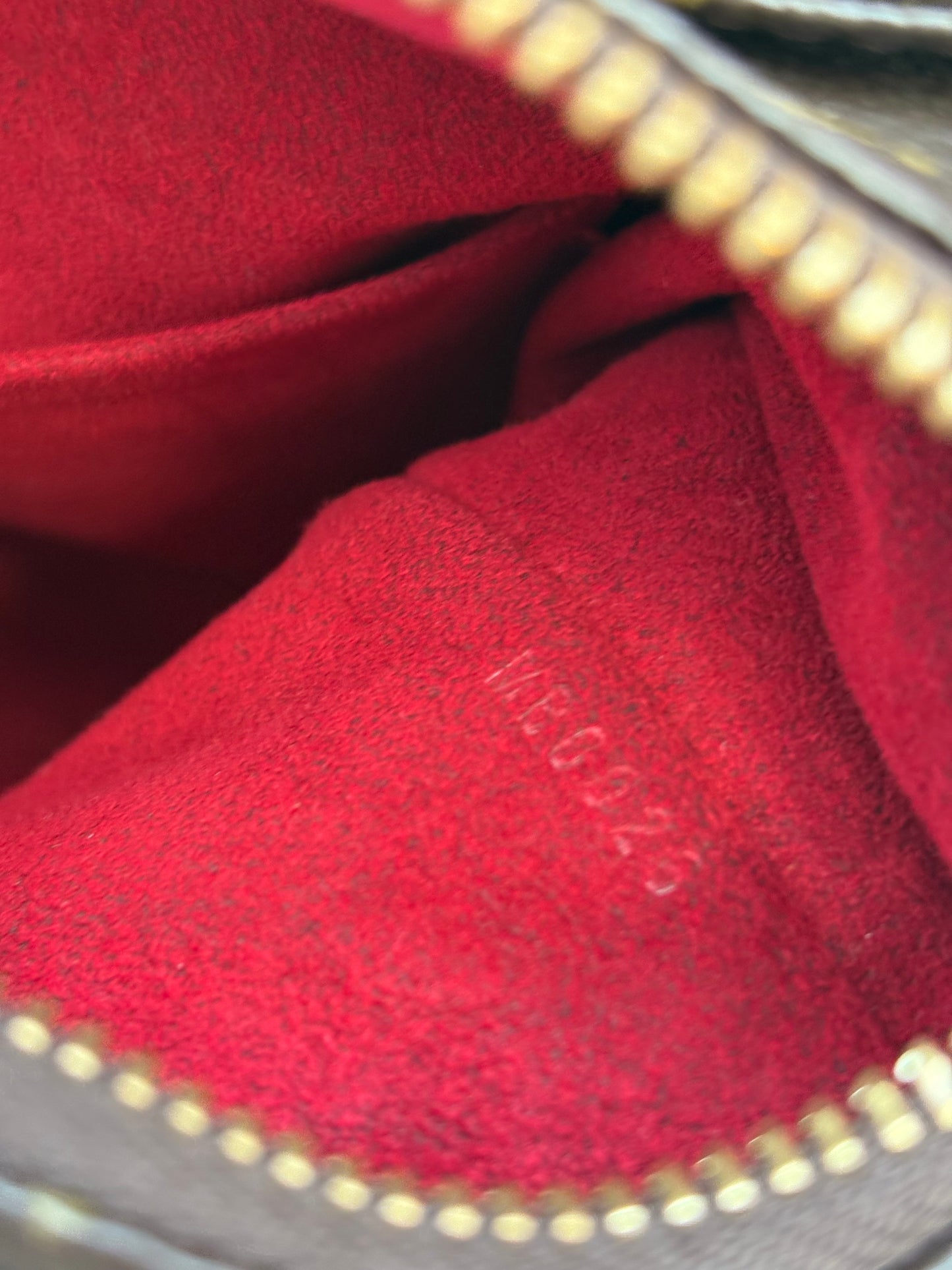 018813 - Louis Vuitton Multipli Cite