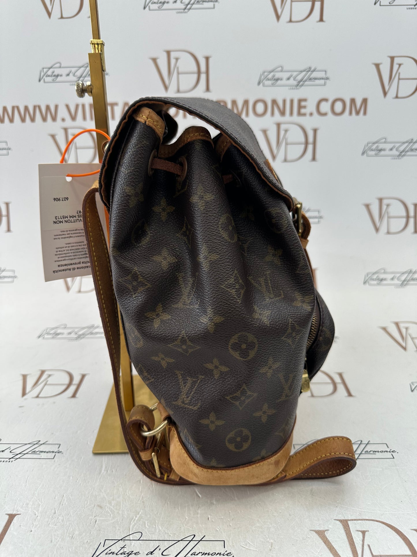 018721 - Louis Vuitton Montsouris MM