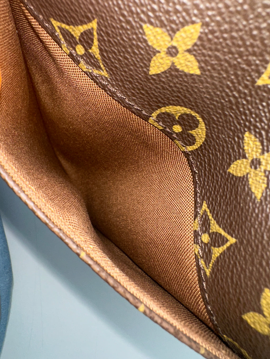 Louis Vuitton Abbesses