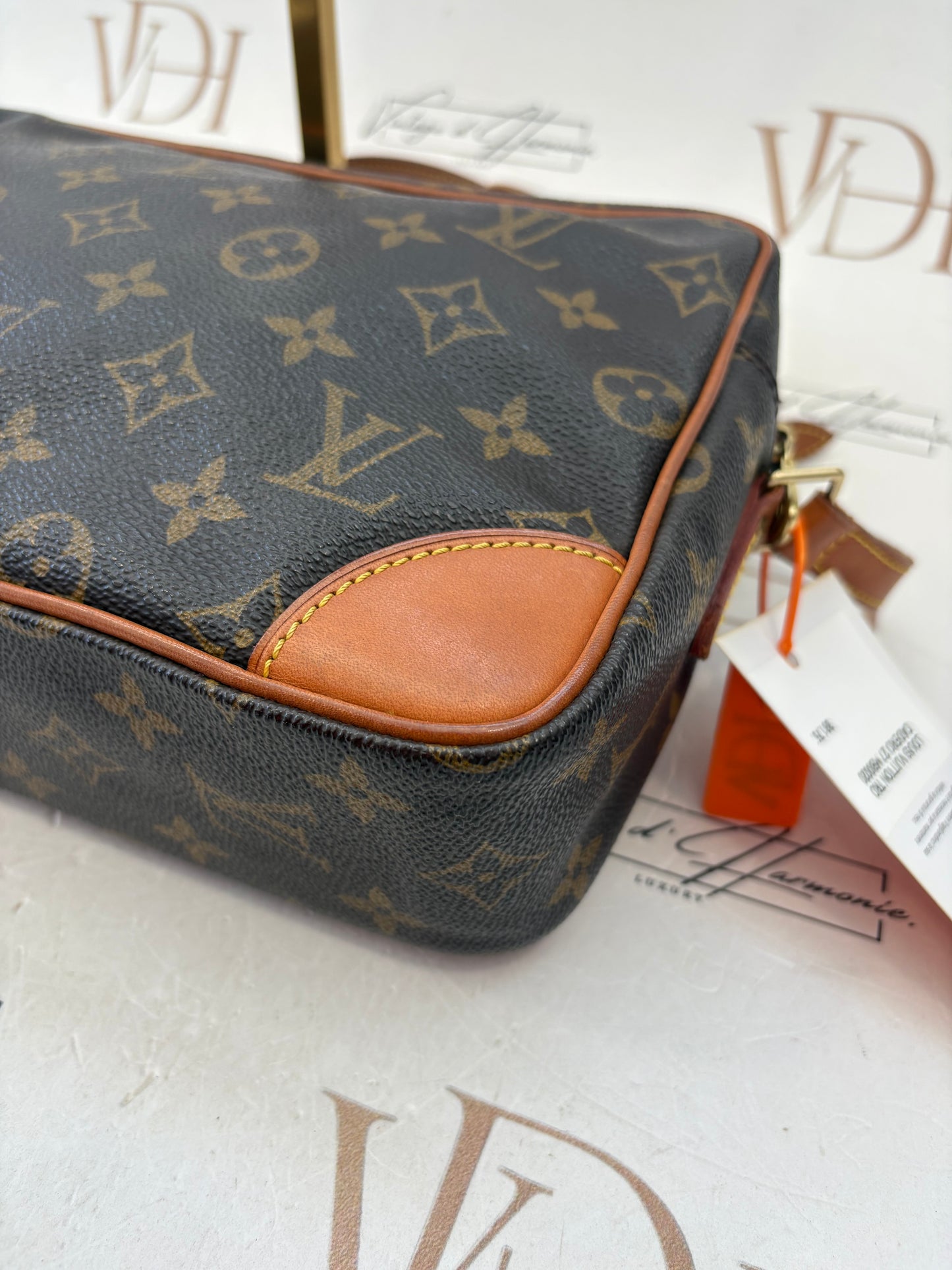 018991 - Louis Vuitton Trocadero 27