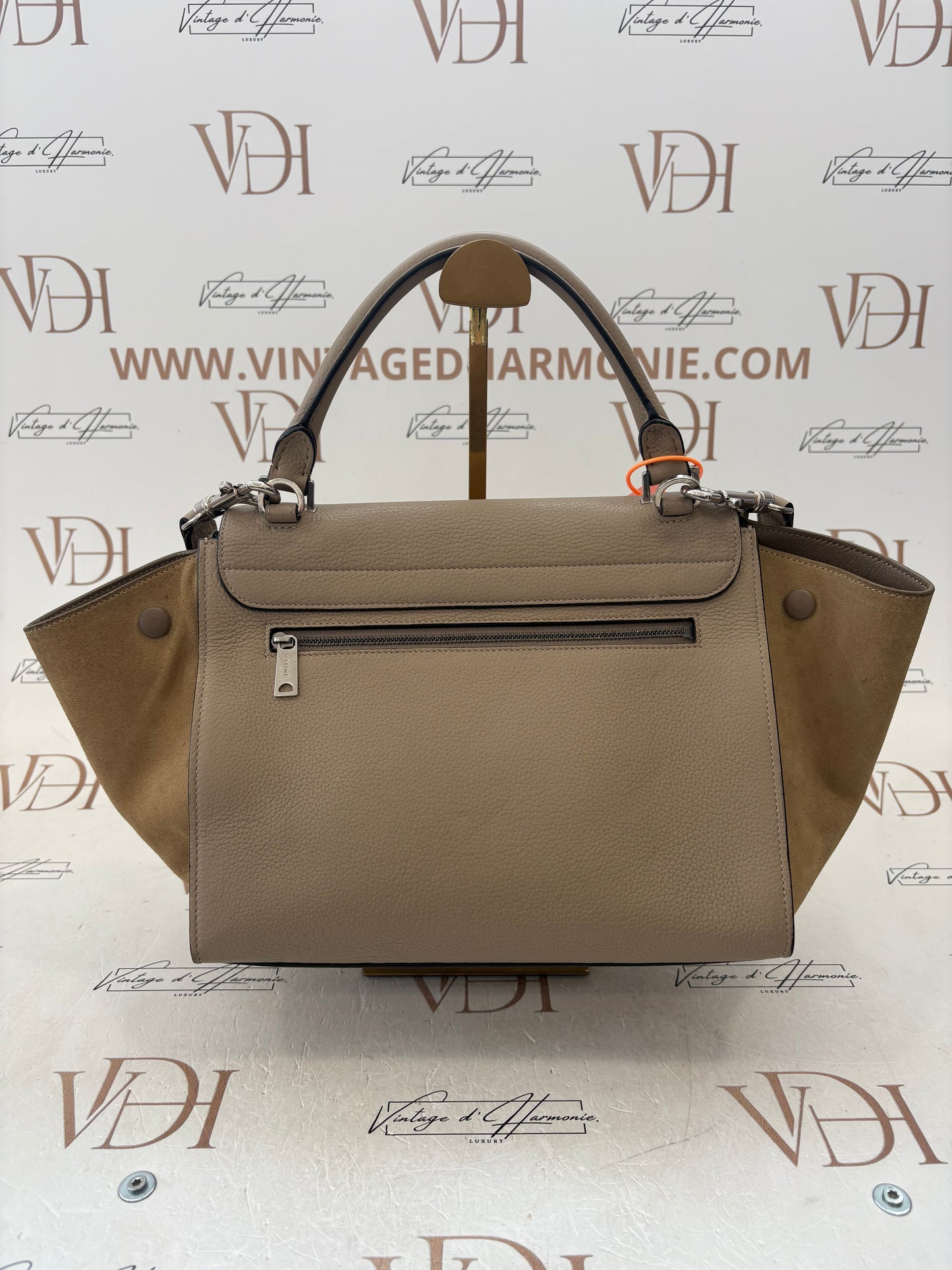 384131 - Céline Trapeze