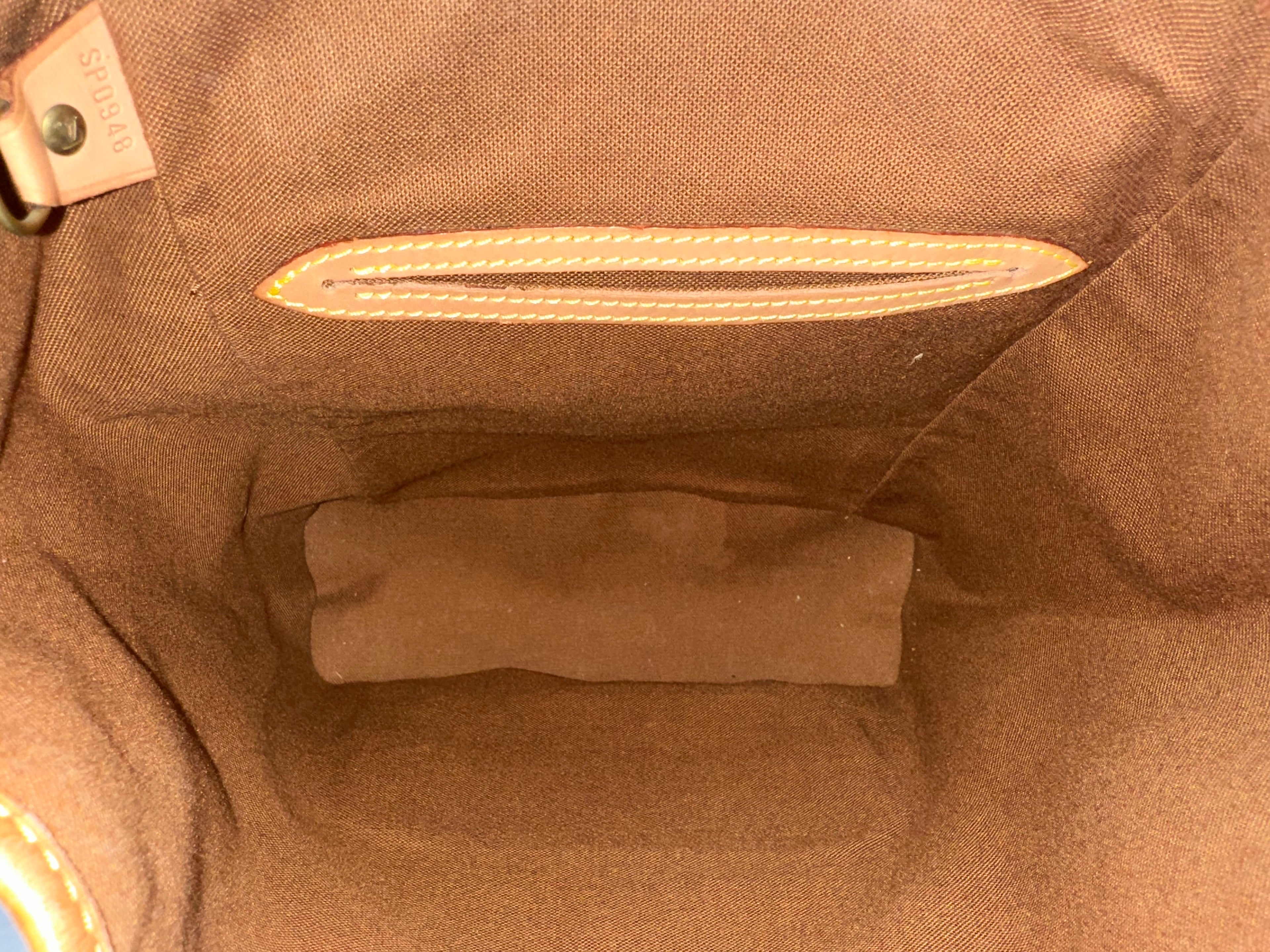 Louis Vuitton Montsouris MM