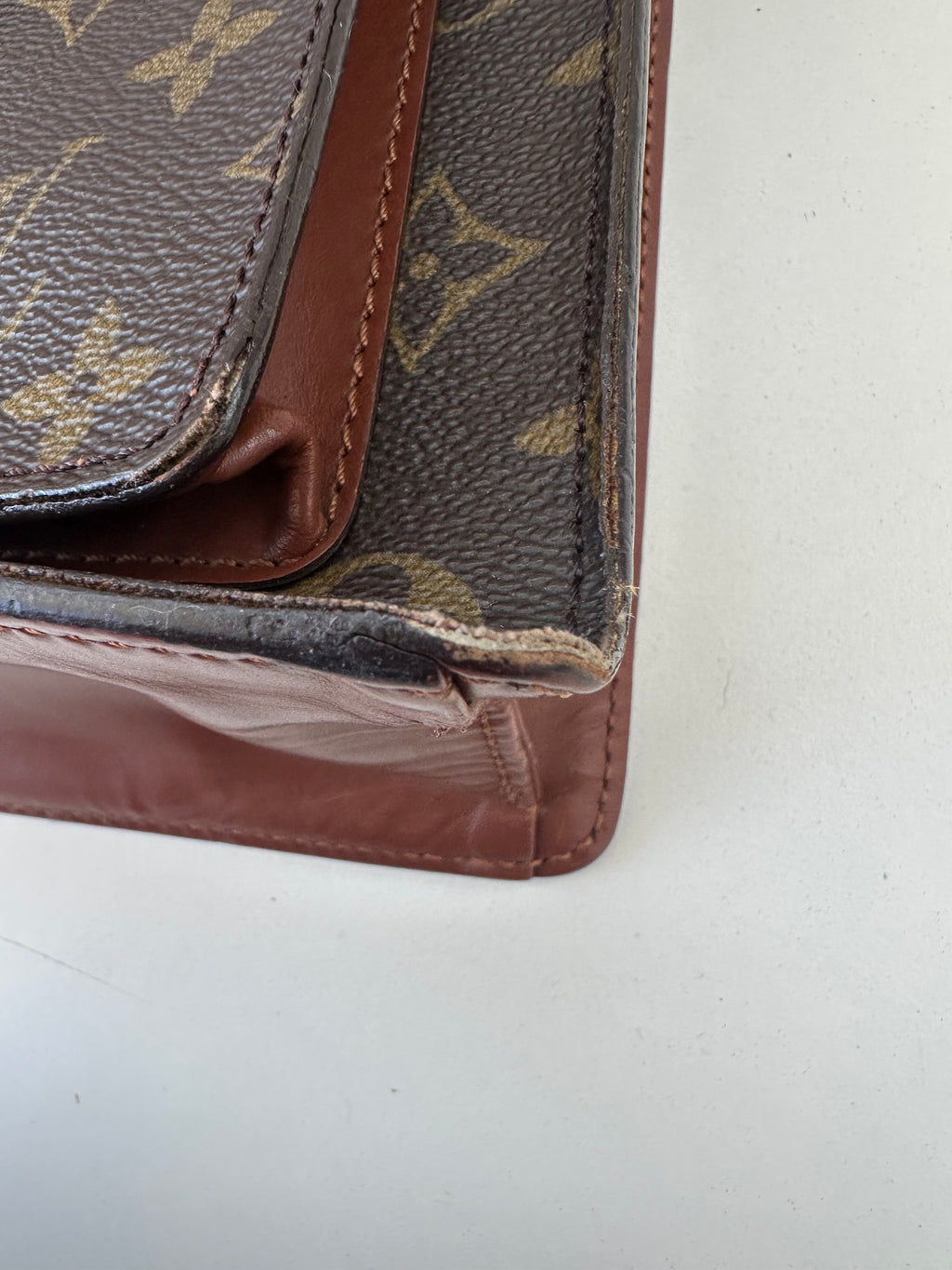 Louis Vuitton Monceau 28