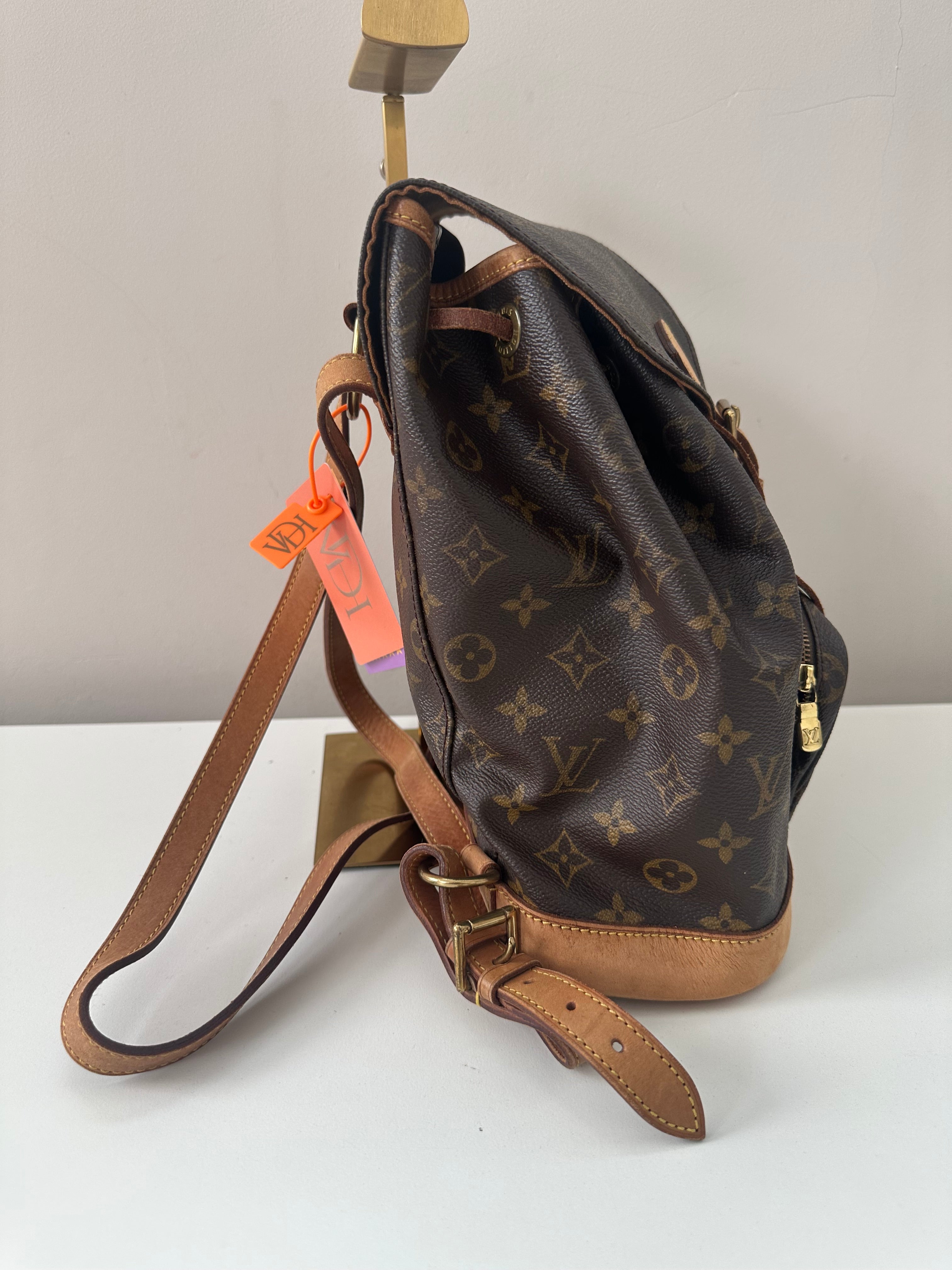 Louis Vuitton Montsouris MM