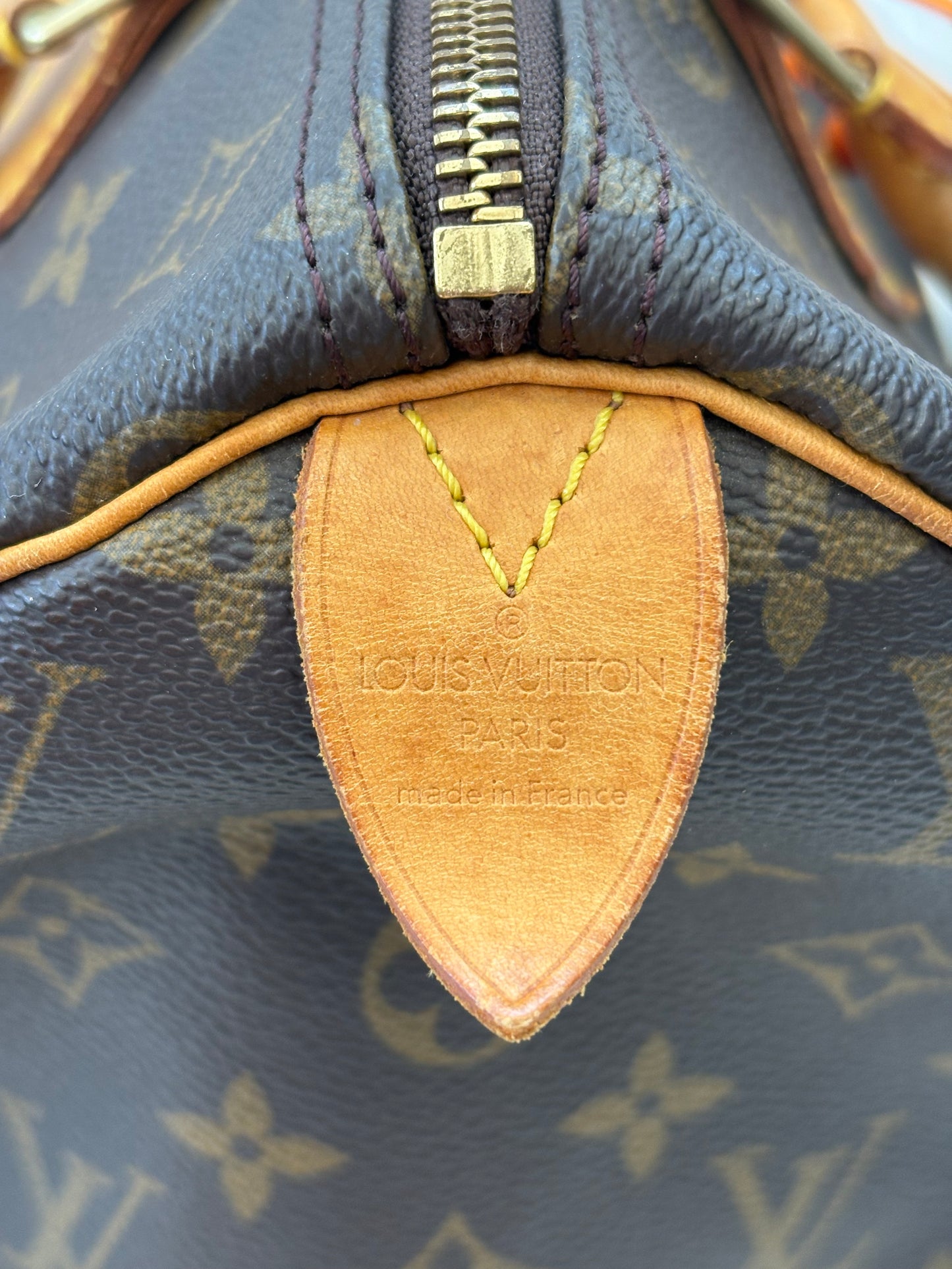 0188677 - Louis Vuitton Speedy 30