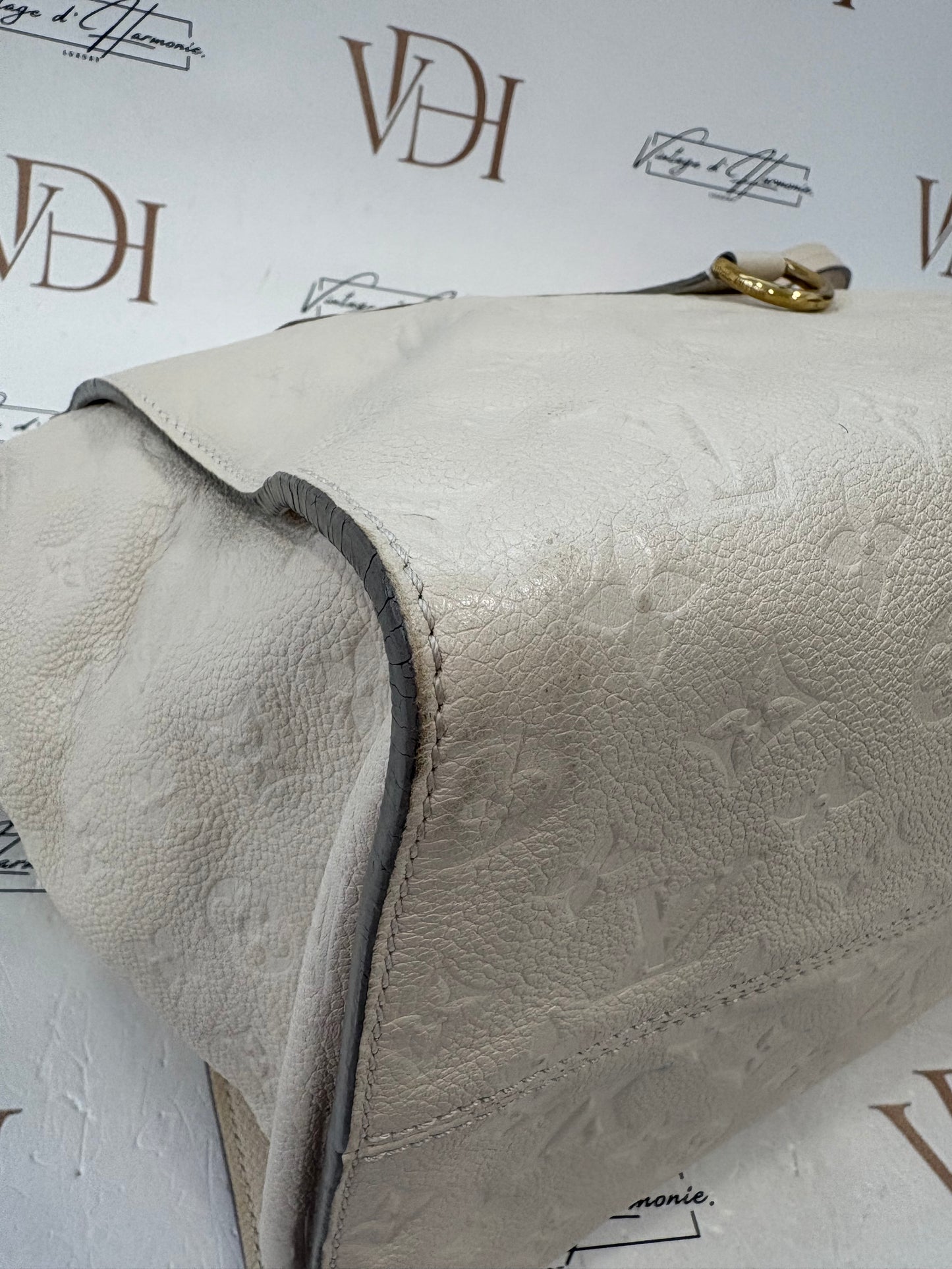382958 - Louis Vuitton Lumineuse White