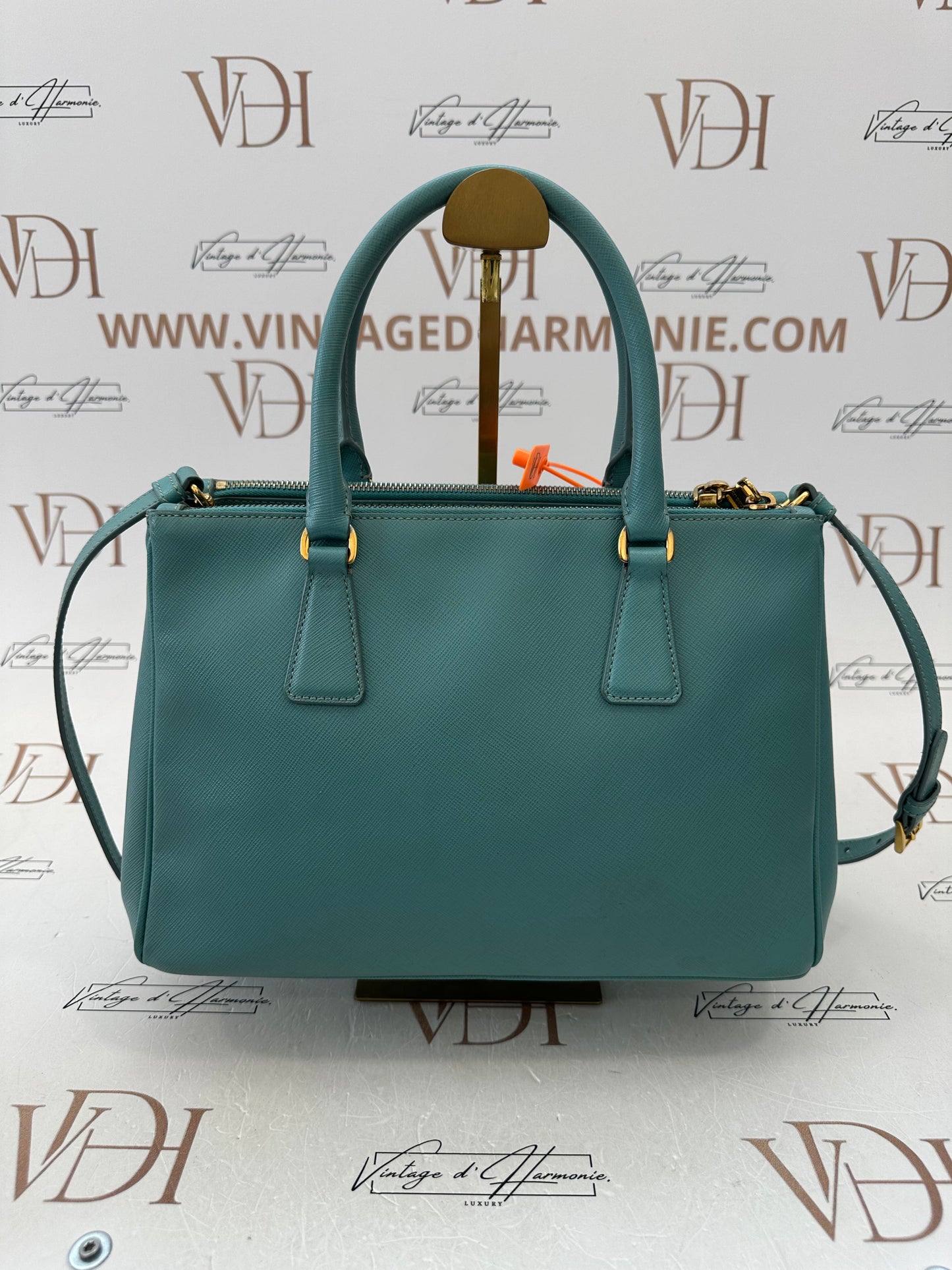 382947 - Prada Galleria