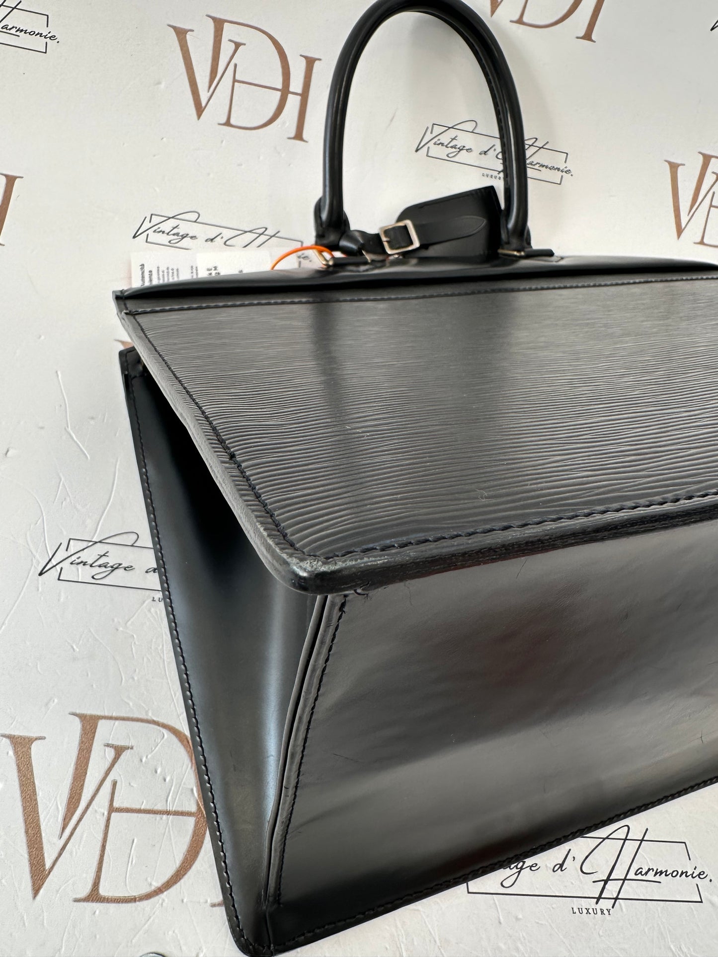 017808 - Louis Vuitton Black Epi Riviera