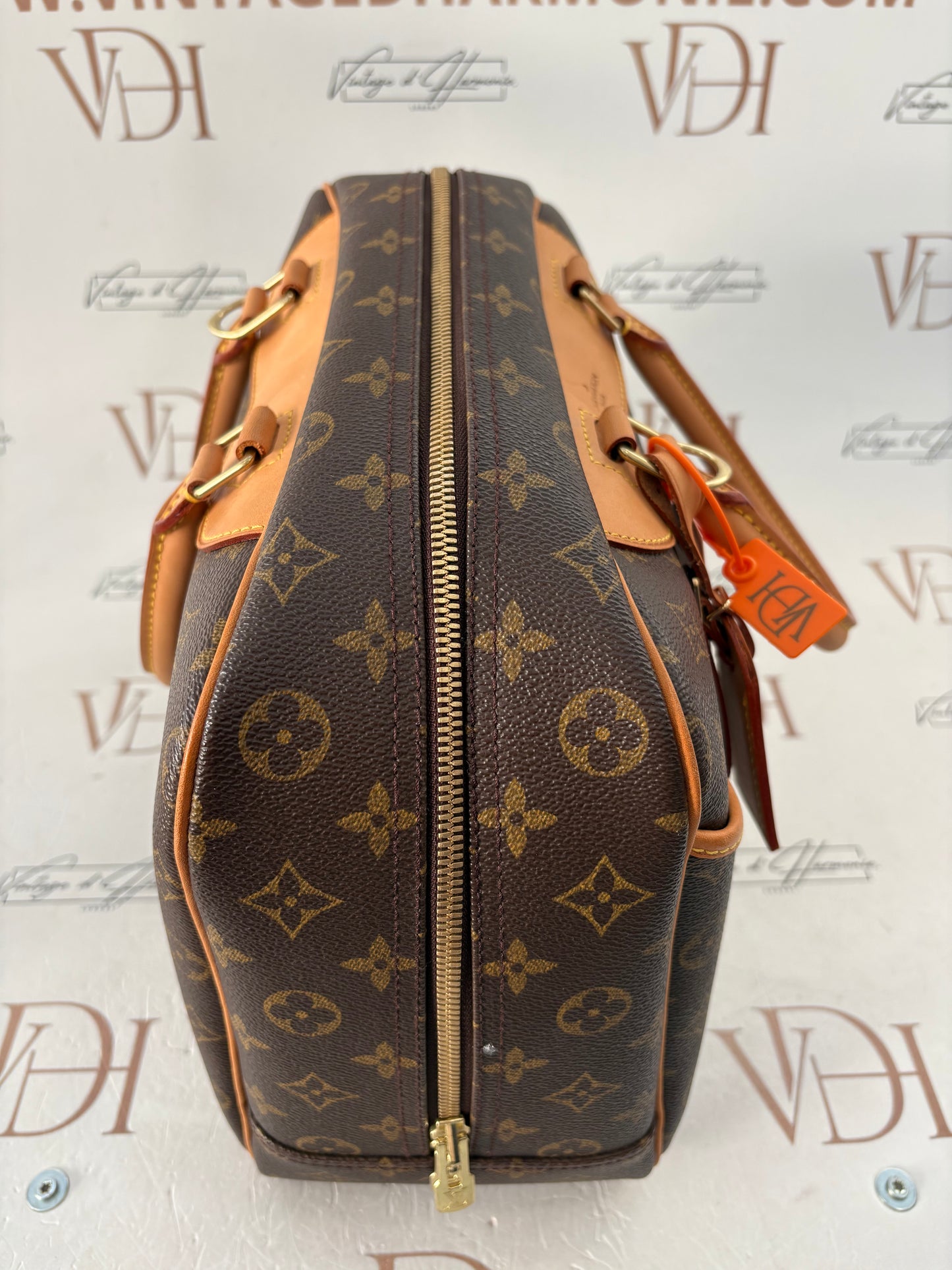 018884 - Louis Vuitton Deauville
