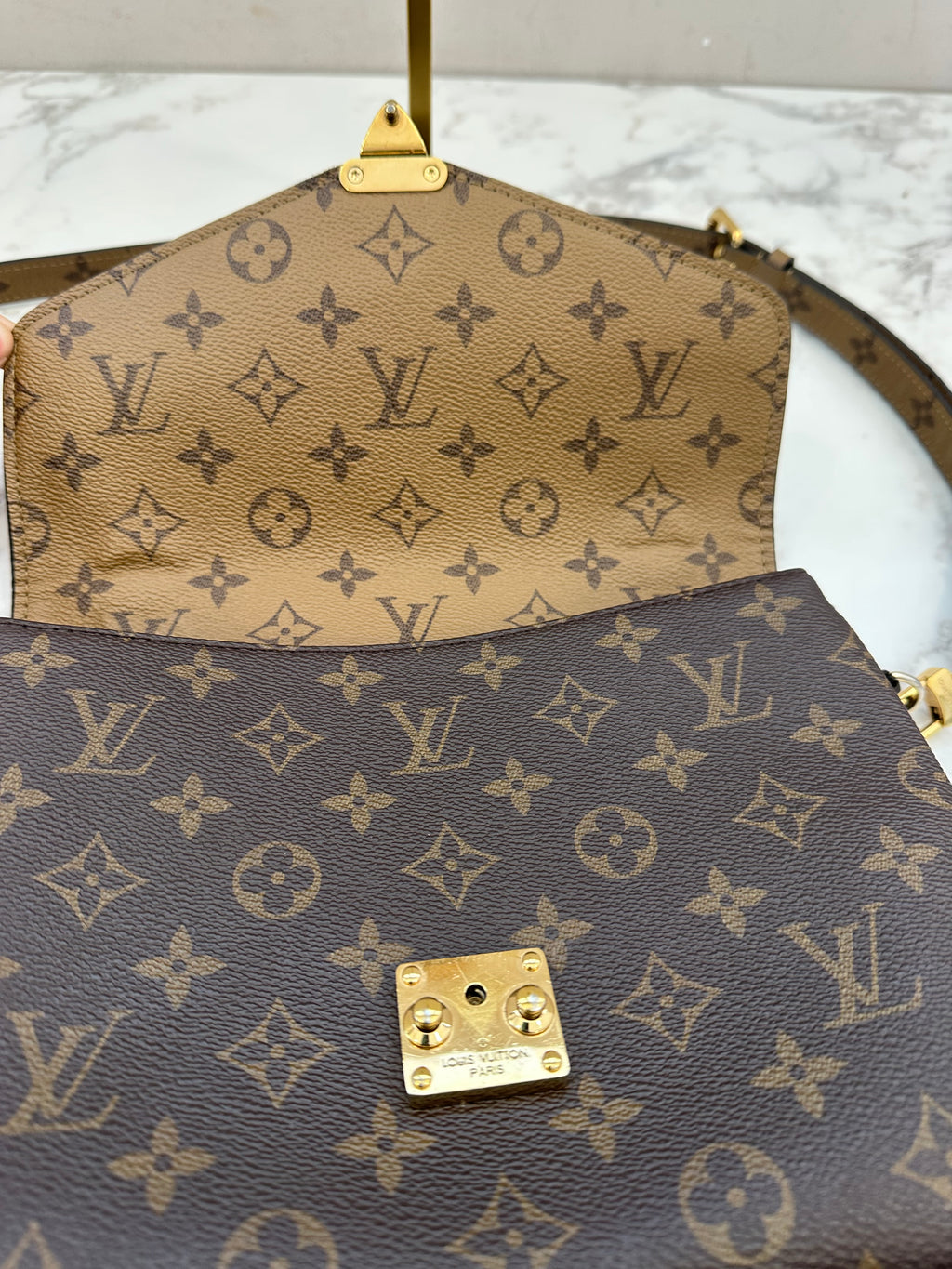 Louis Vuitton Metis Reverse