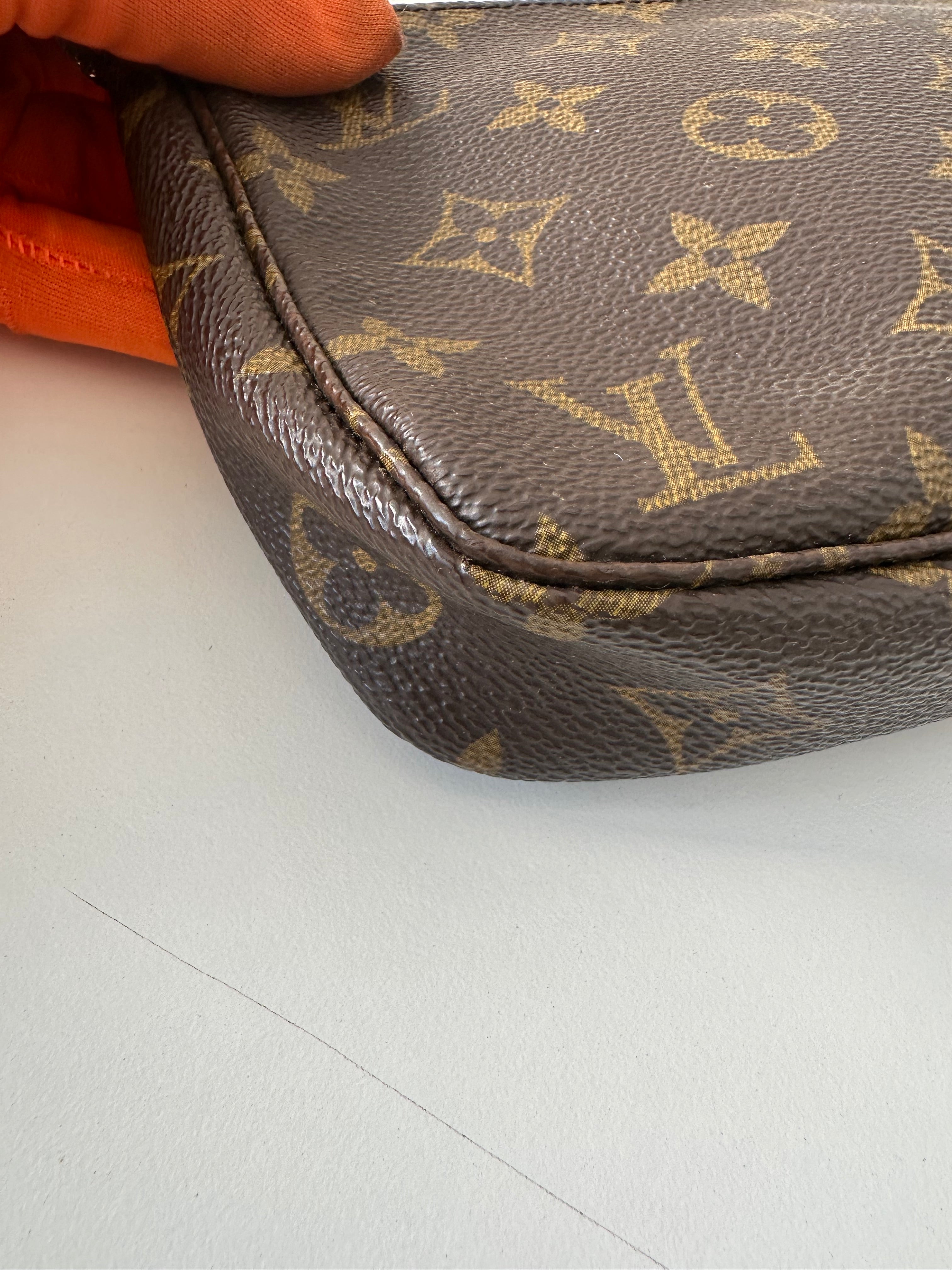 Louis Vuitton Pochette