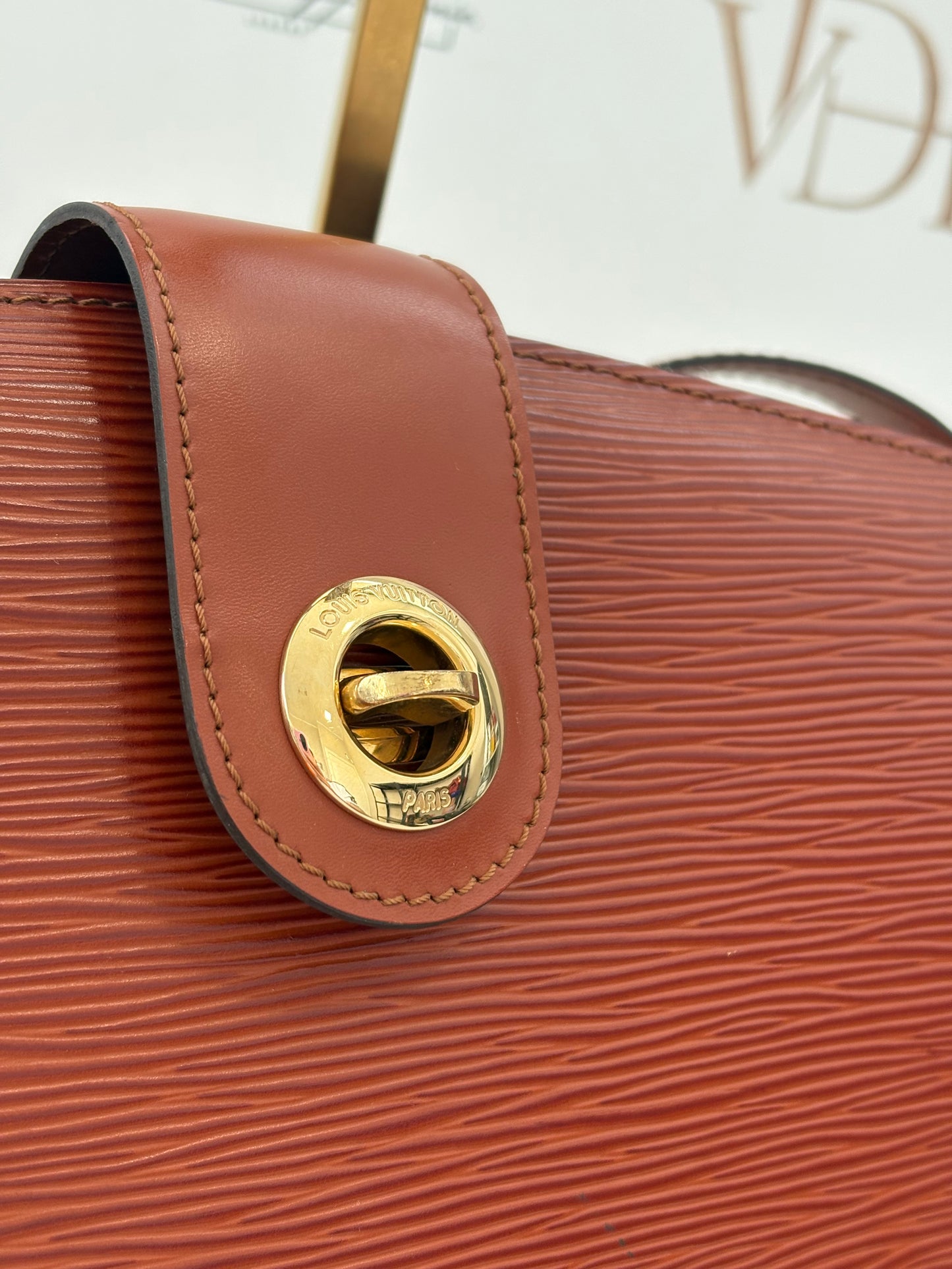 016977 - Louis Vuitton Epi Capuchin