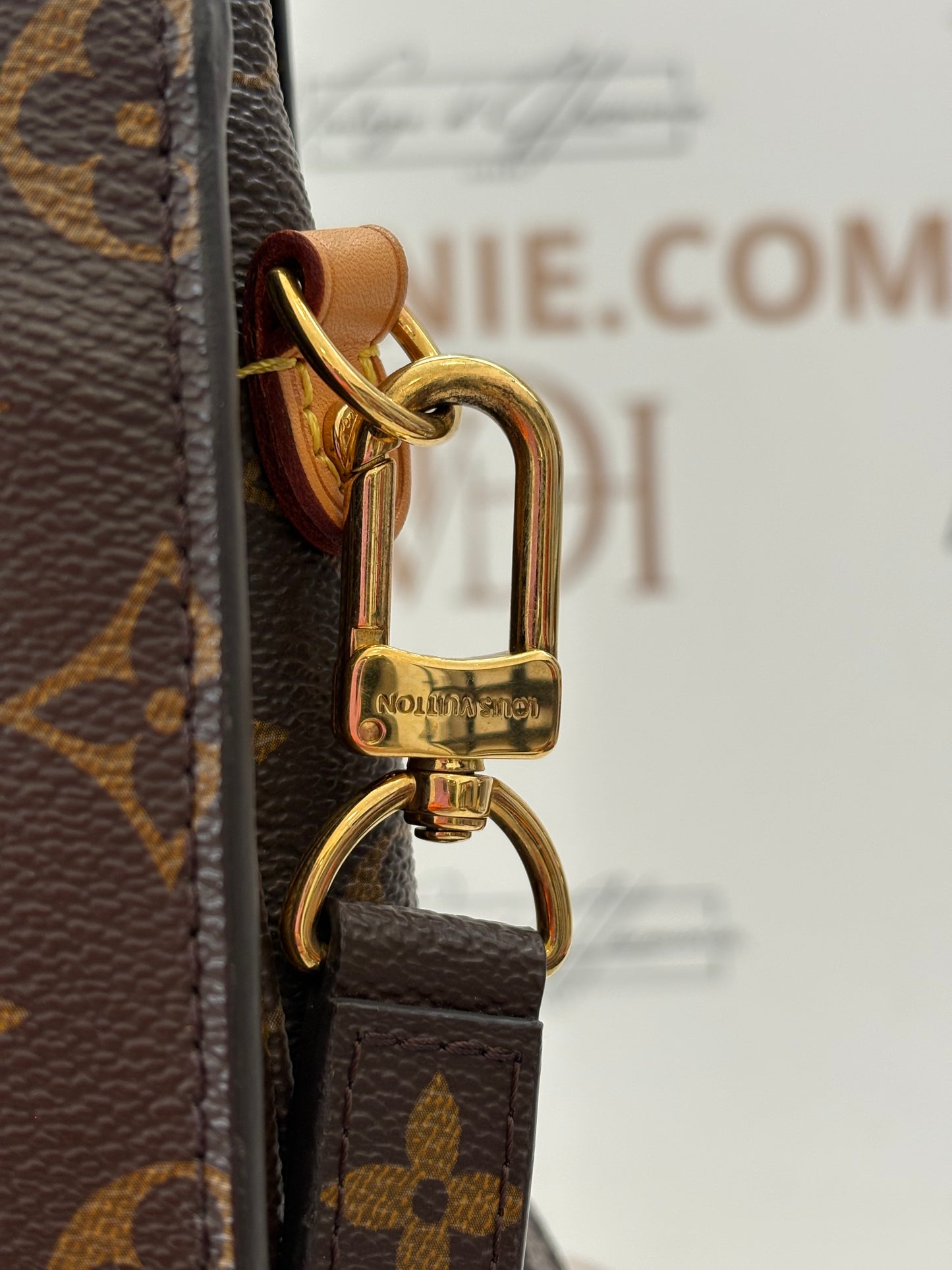 201114 - Louis Vuitton Metis