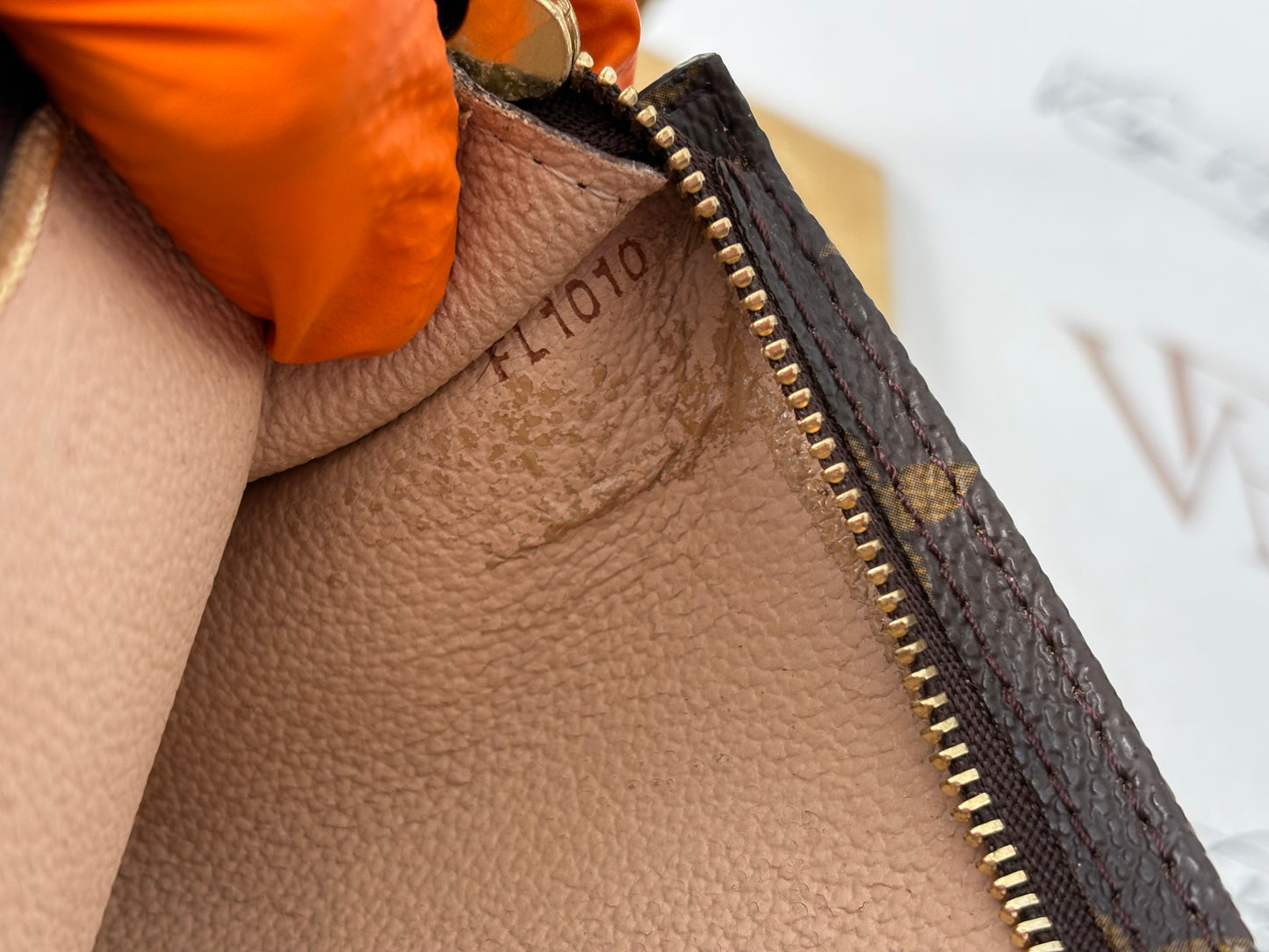 018171 - Louis Vuitton Pochette Bucket PM