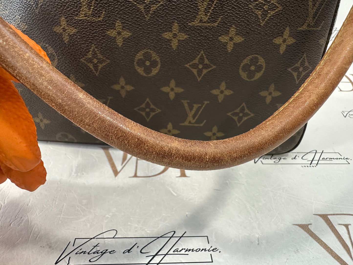 016911 - Louis Vuitton Looping GM