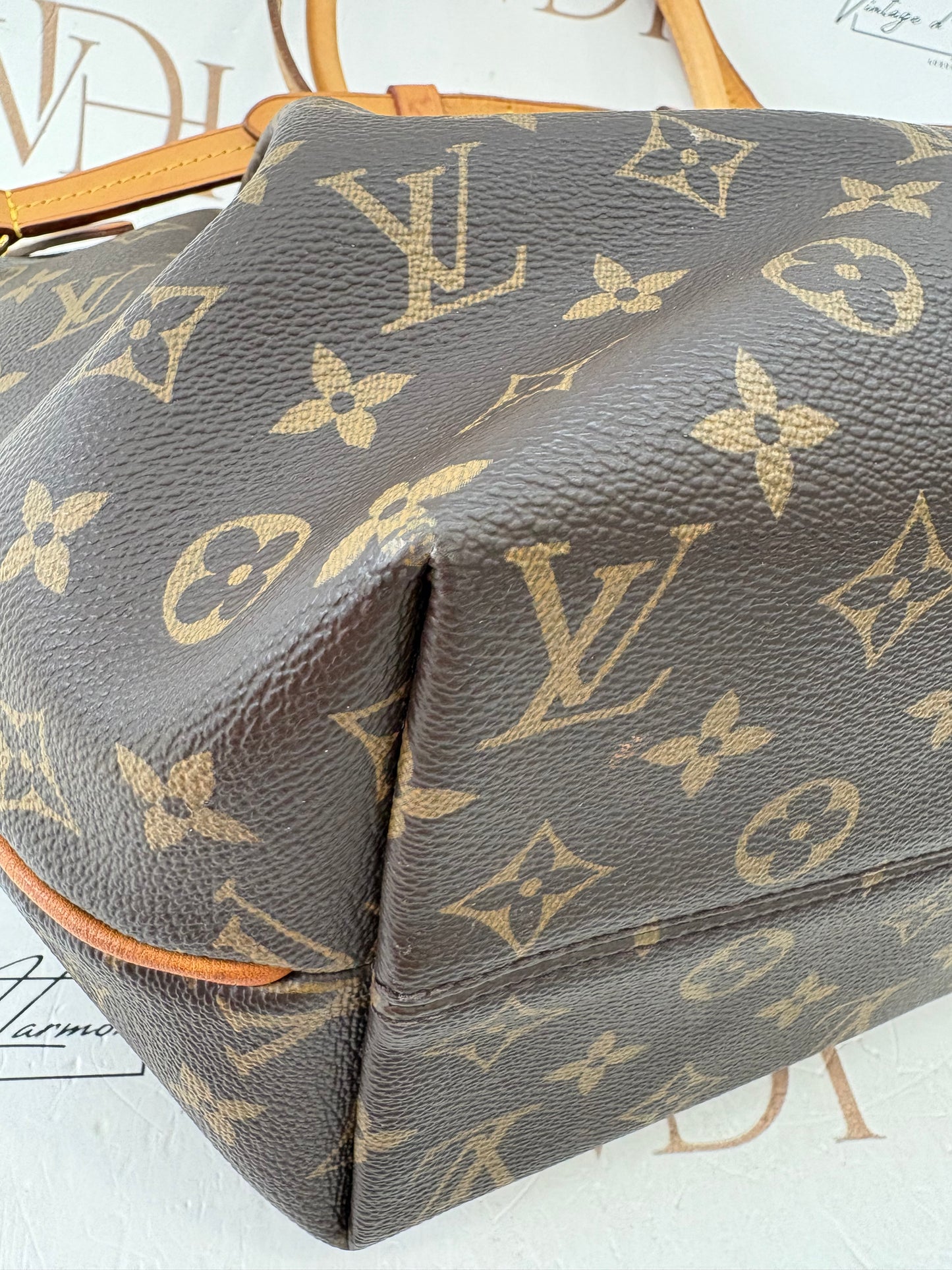 383263 - Louis Vuitton Turenne