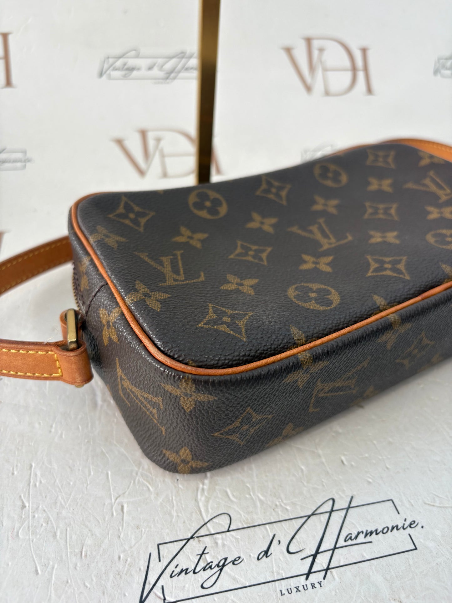 018526 - Louis Vuitton Pochette Cite