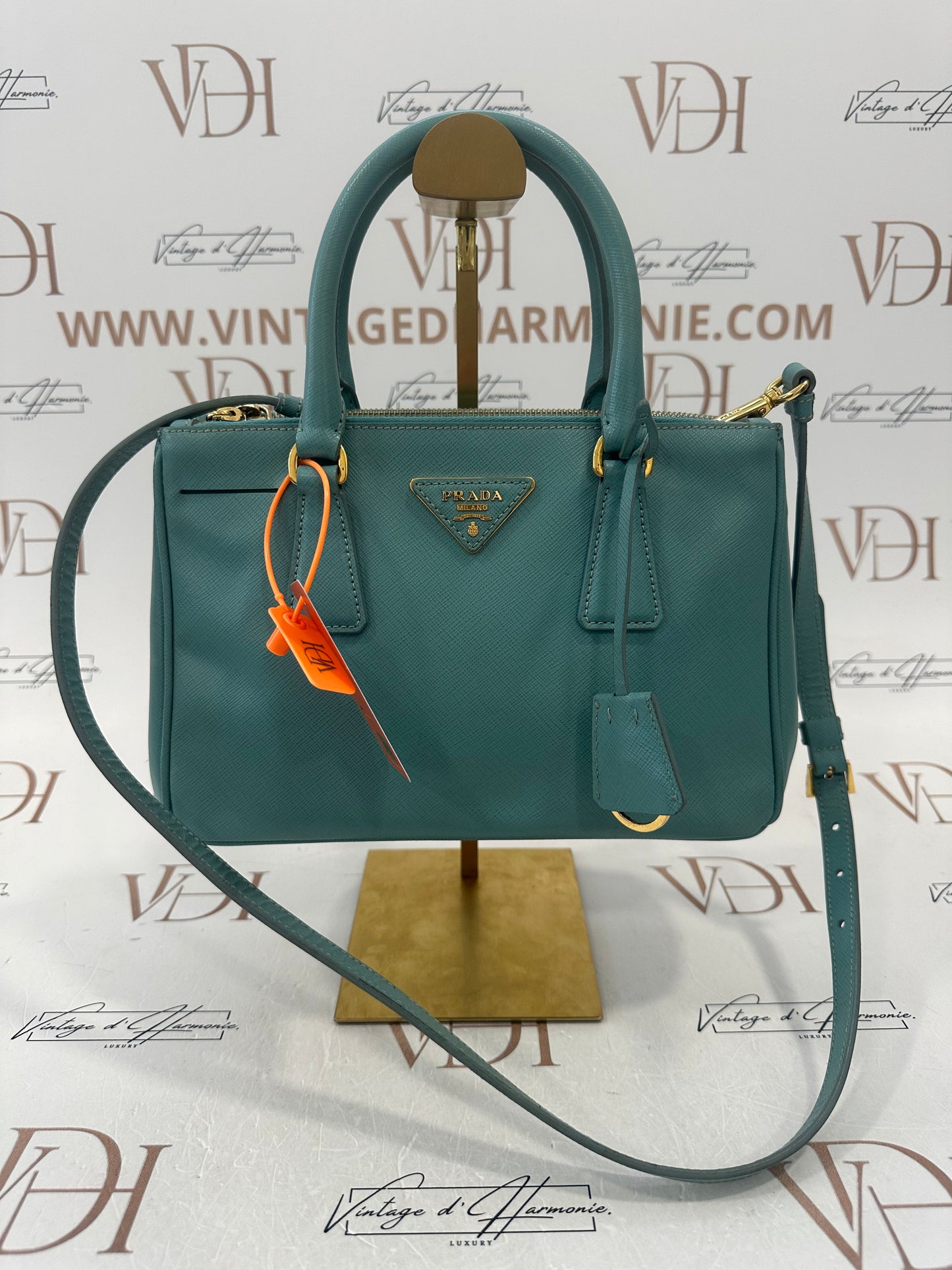 382952 - Prada Galleria