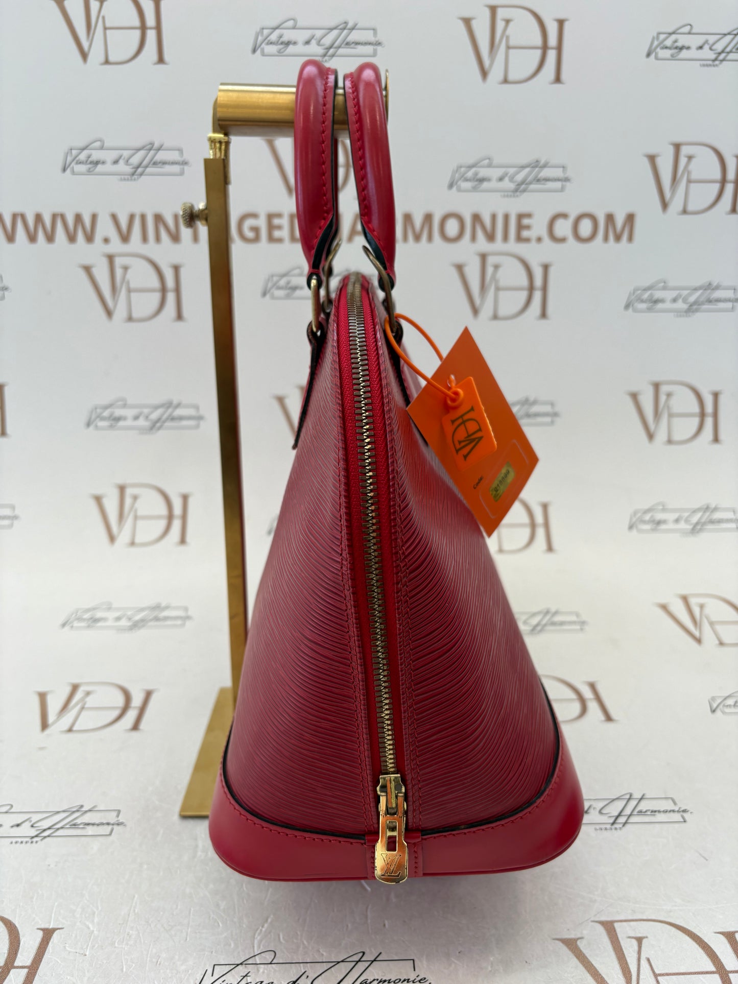 018899 - Louis Vuitton Alma Red Epi