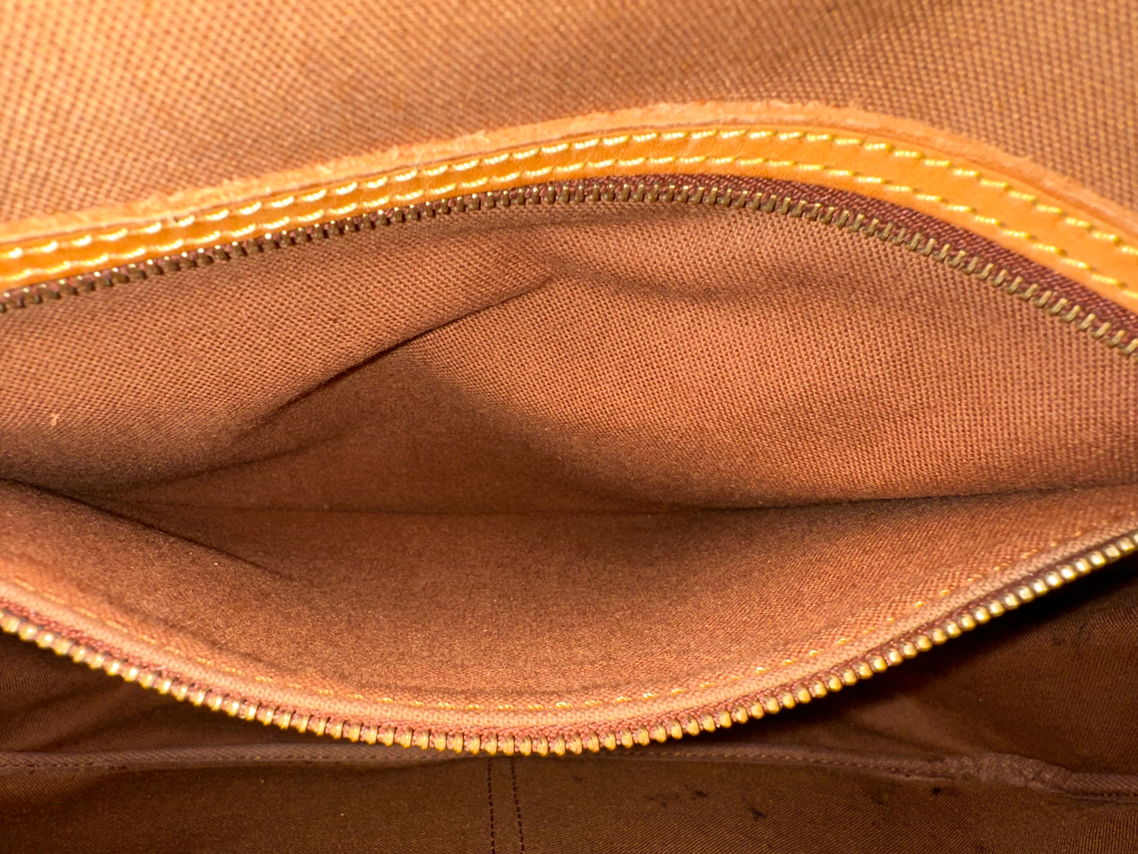 Louis Vuitton Gibeciere GM