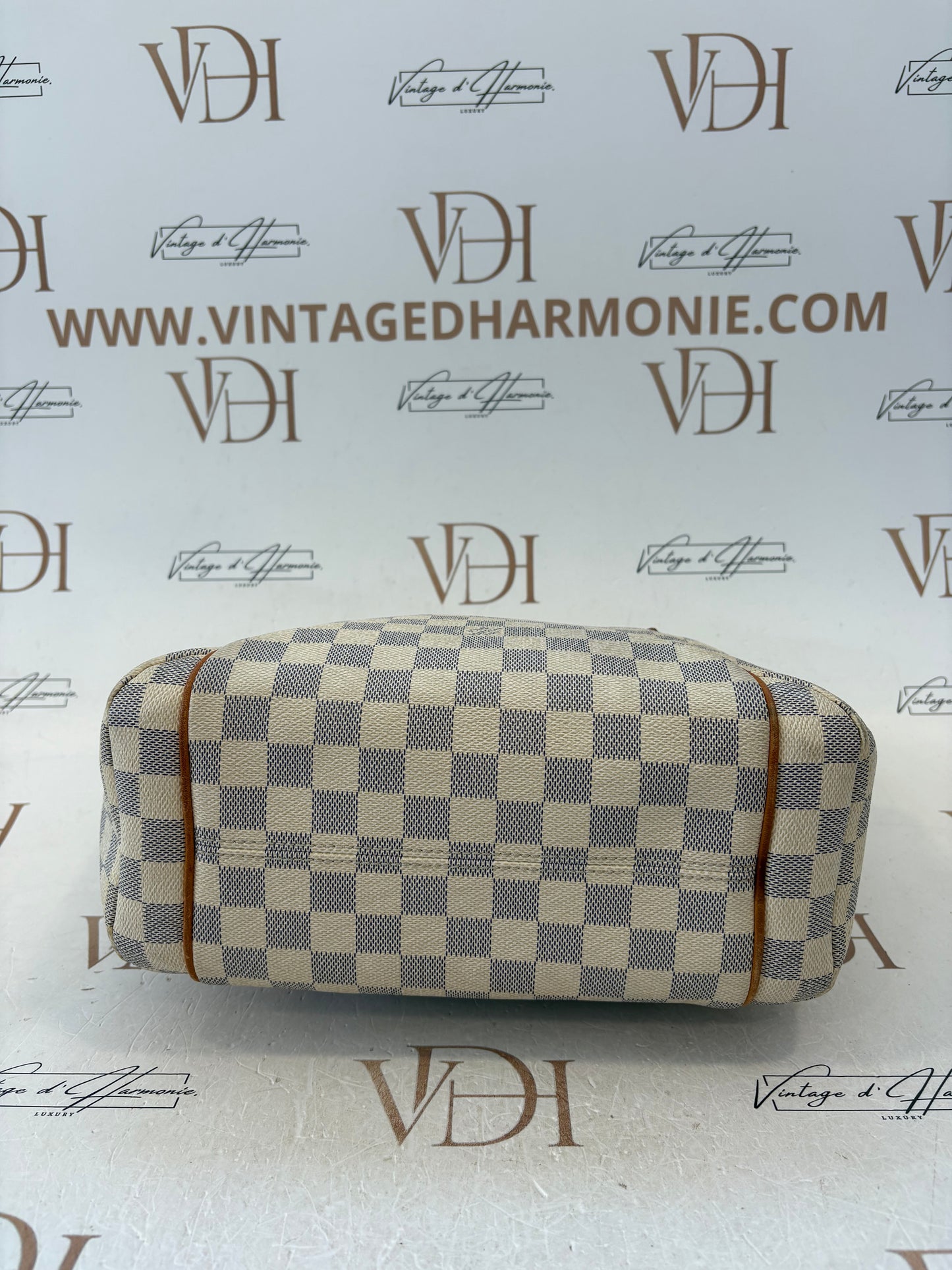 018417Louis Vuitton Totally PM