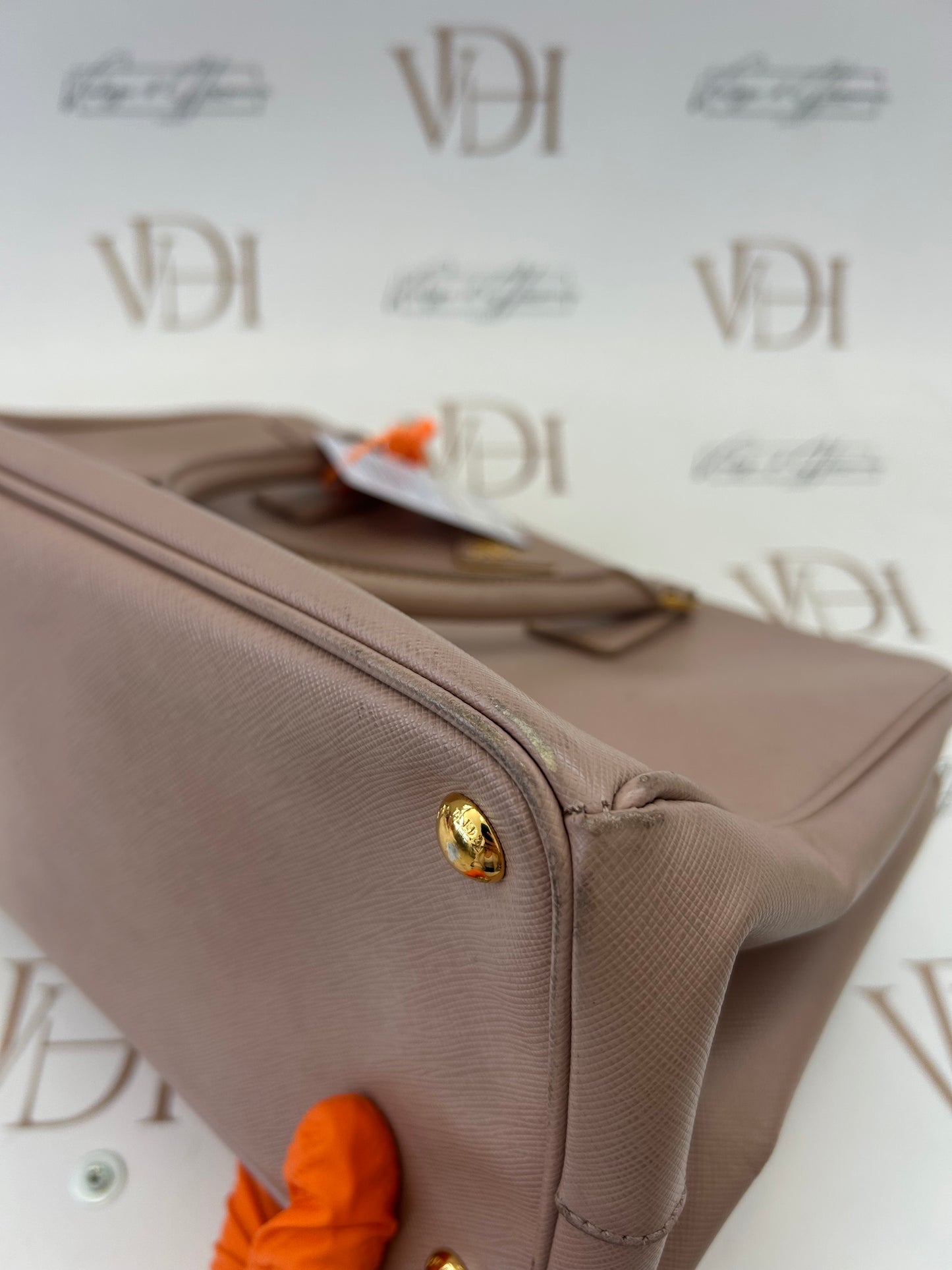 201017 - Prada Galleria