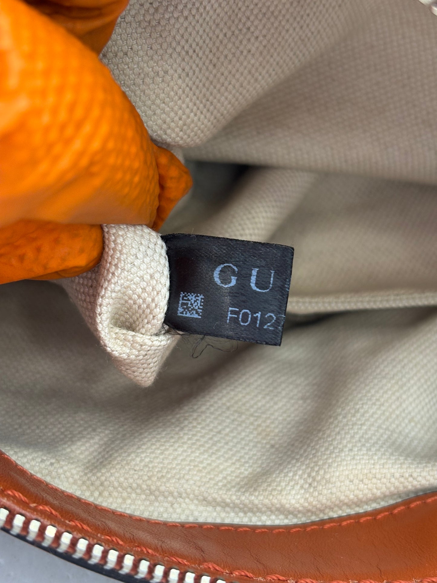 384043 - Gucci Sukey