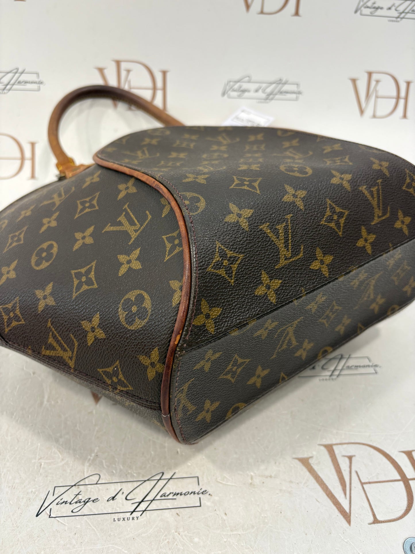 018296 - Louis Vuitton Ellipse MM