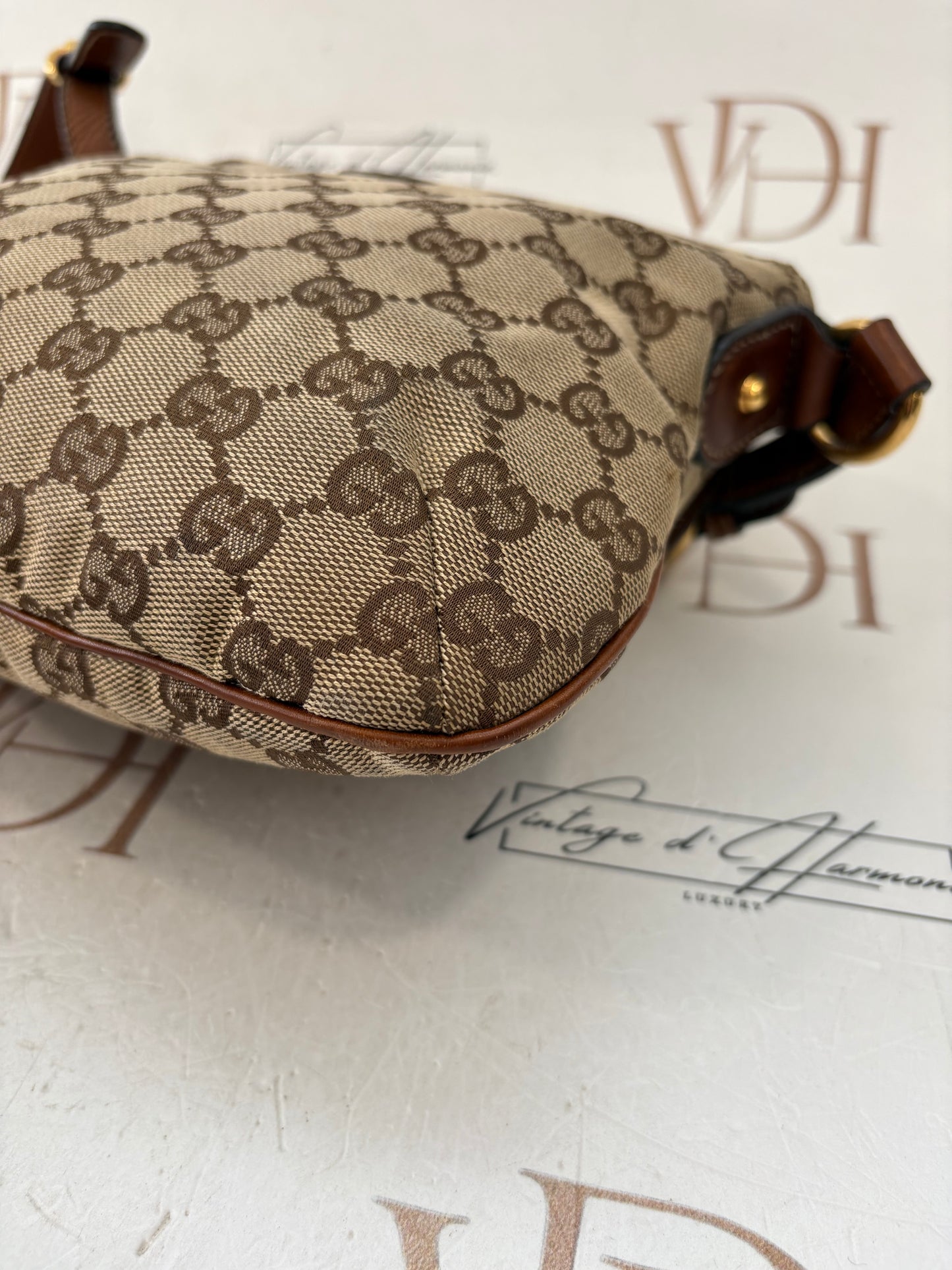 384285 - Gucci Shoulder Bag