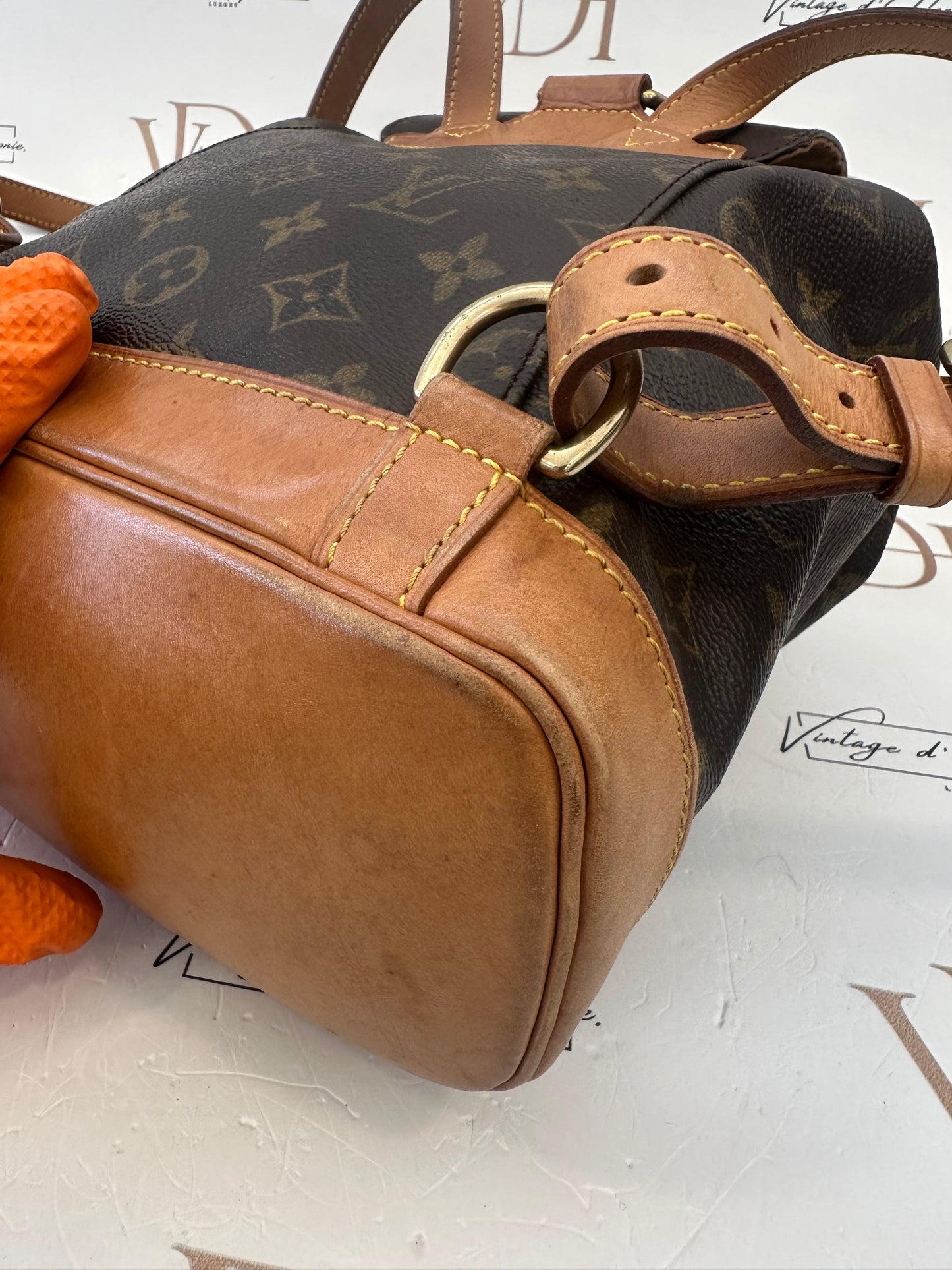 017767 - Louis Vuitton Montsouris MM