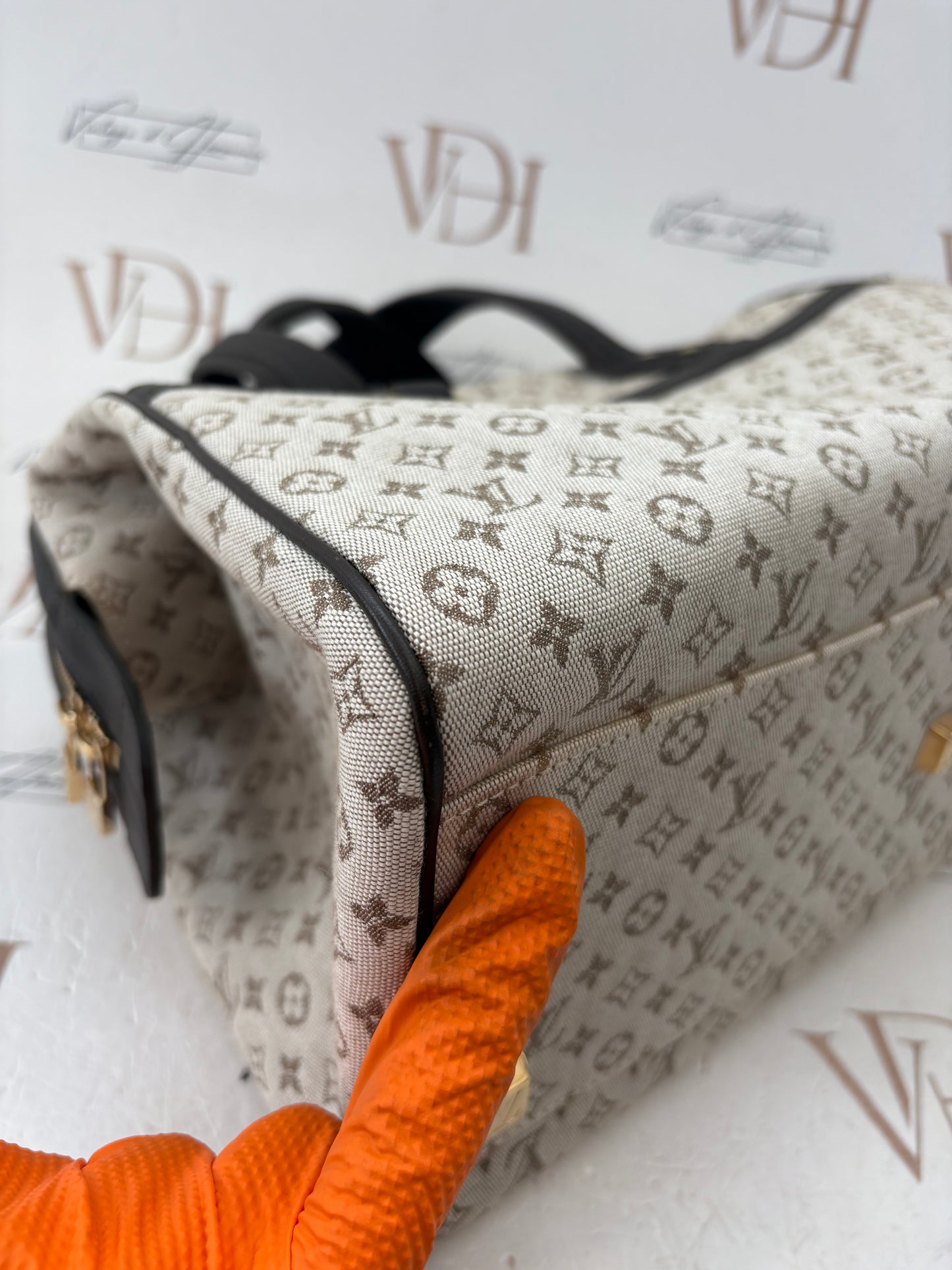 018777 - Louis Vuitton Khaki Mini Josephine GM