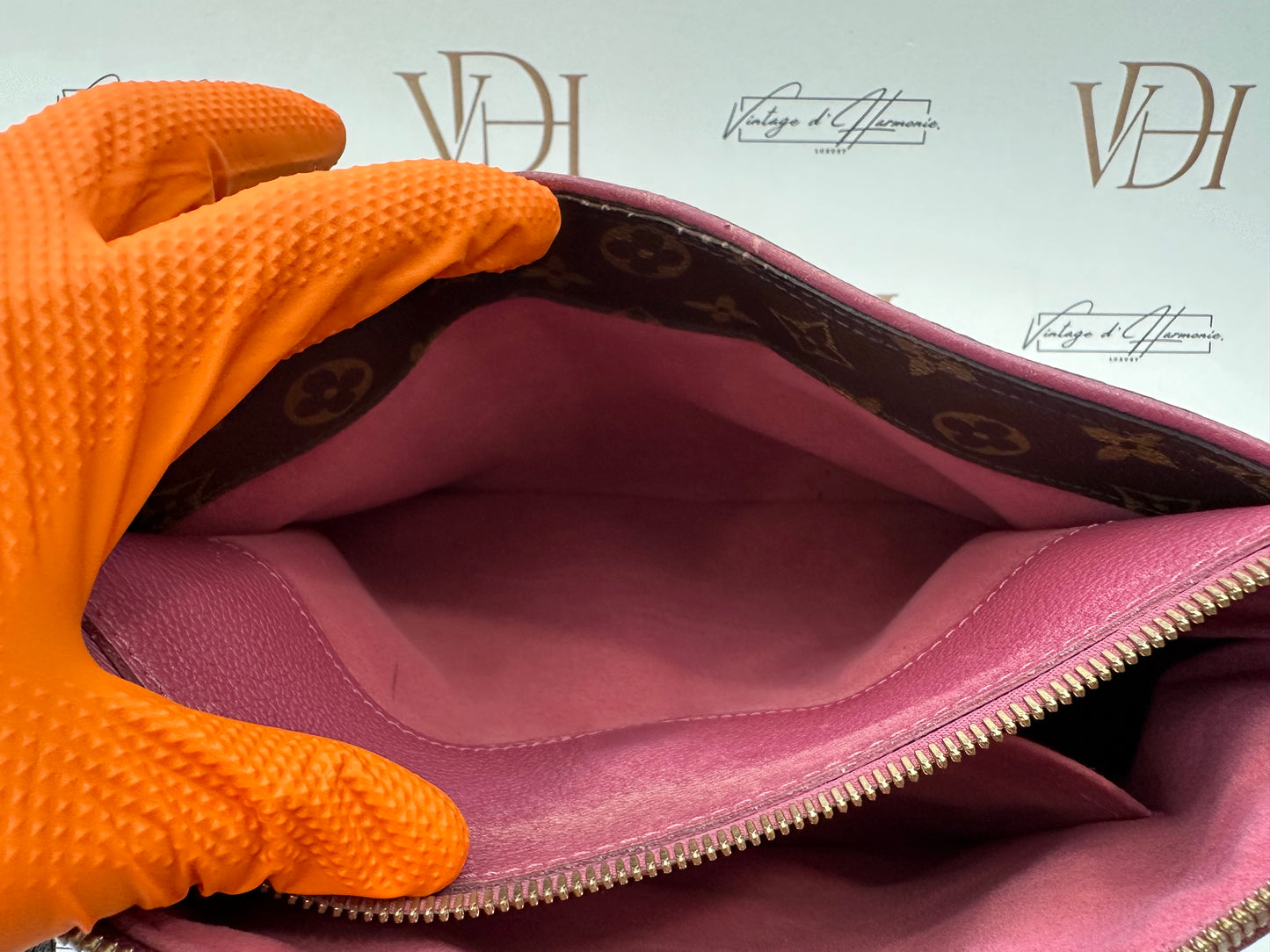 382943 - Louis Vuitton Pallas